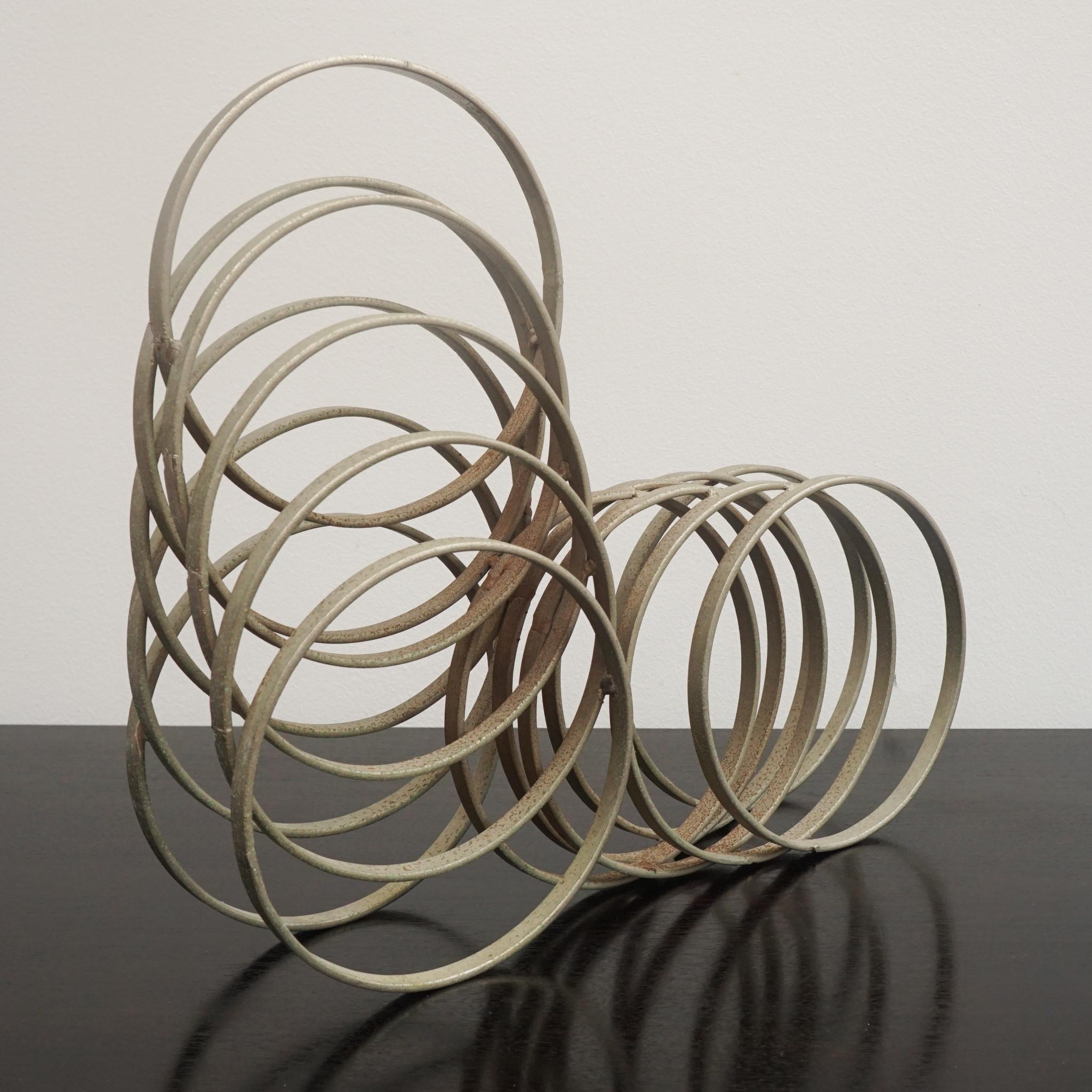 Sculpture italienne en métal à anneaux en vente 2