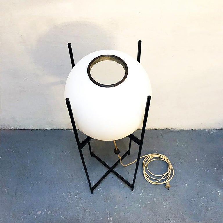 Italian Metal Rod and Opaline Glass Floor Lamp, 1950s For Sale at 1stDibs