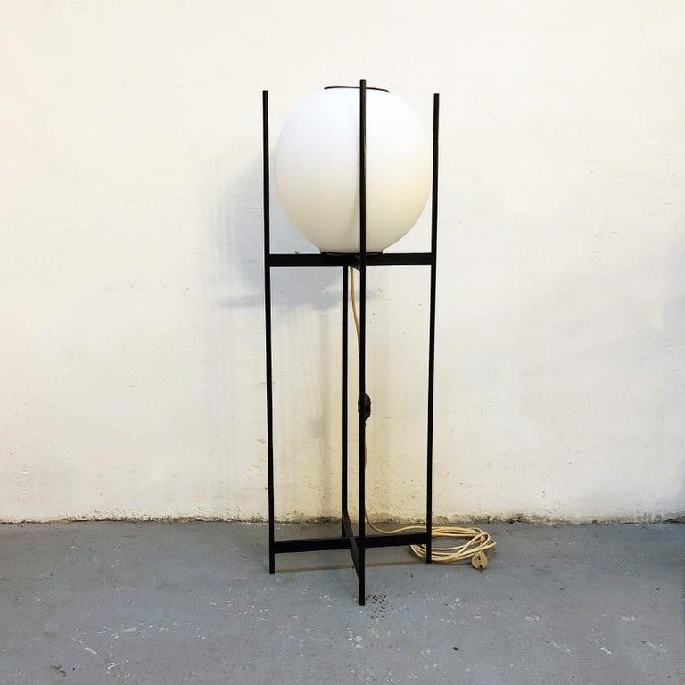Italian Metal Rod and Opaline Glass Floor Lamp, 1950s For Sale at 1stDibs