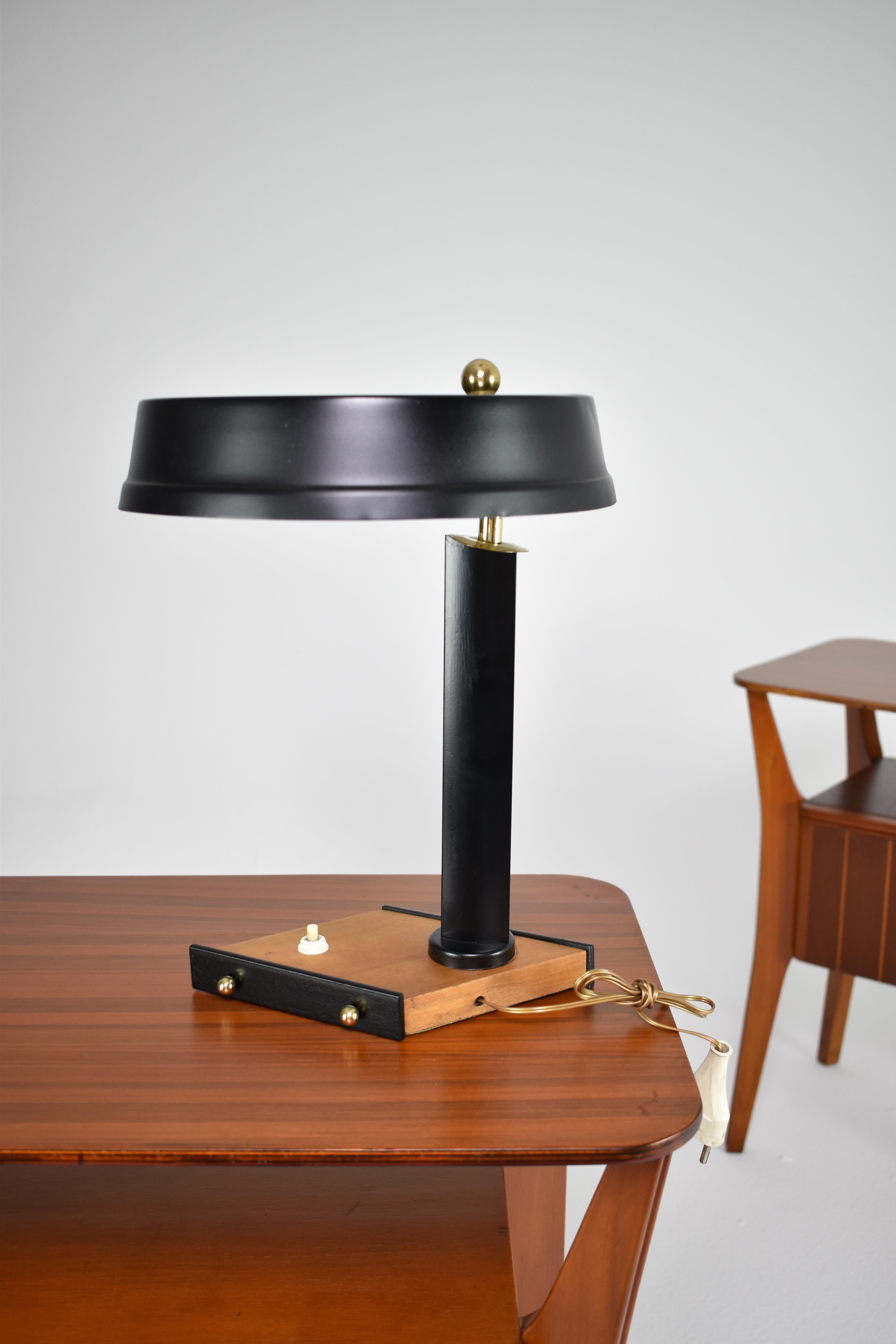Italian Metal Table Lamp Attributed to Oscar Torlasco, 1950s For Sale 5