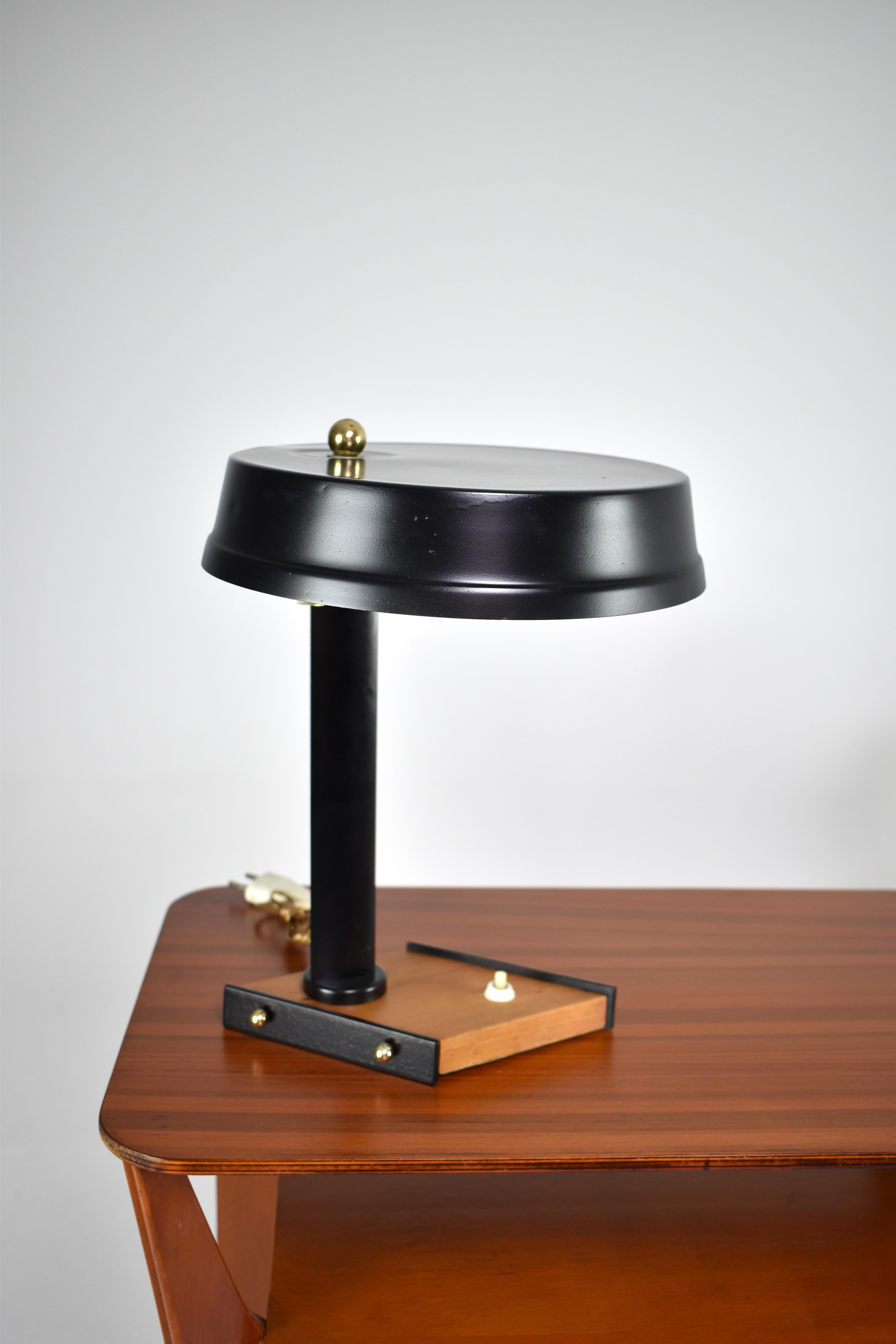 Italian Metal Table Lamp Attributed to Oscar Torlasco, 1950s For Sale 2