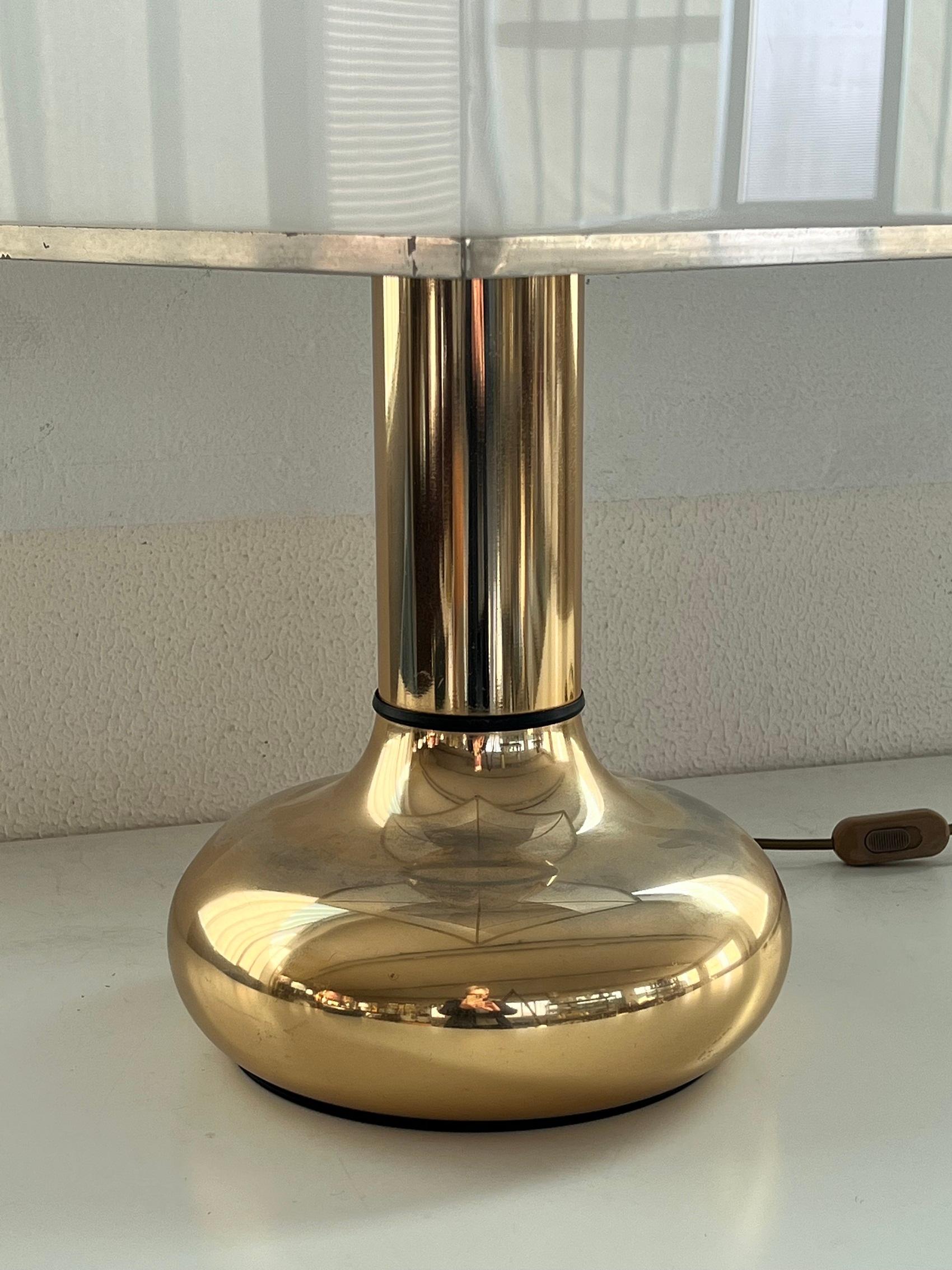 Italian Metal Table Lamp with Square Perspex Lampshade, 1970s For Sale 1