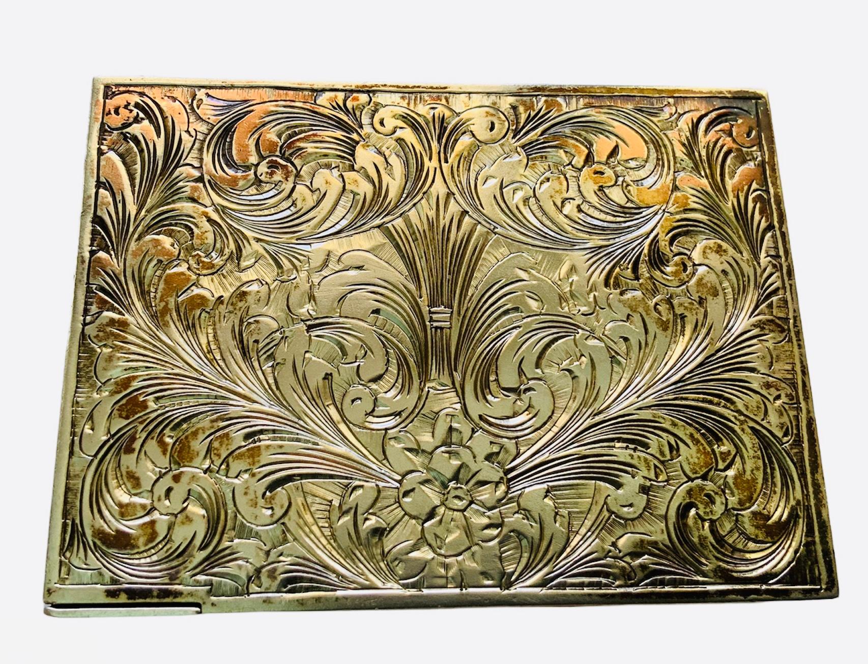 Estuche Compacto Cuadrado de Metal Vermeil Italiano con Barra de Labios en Bueno estado para la venta en Guaynabo, PR