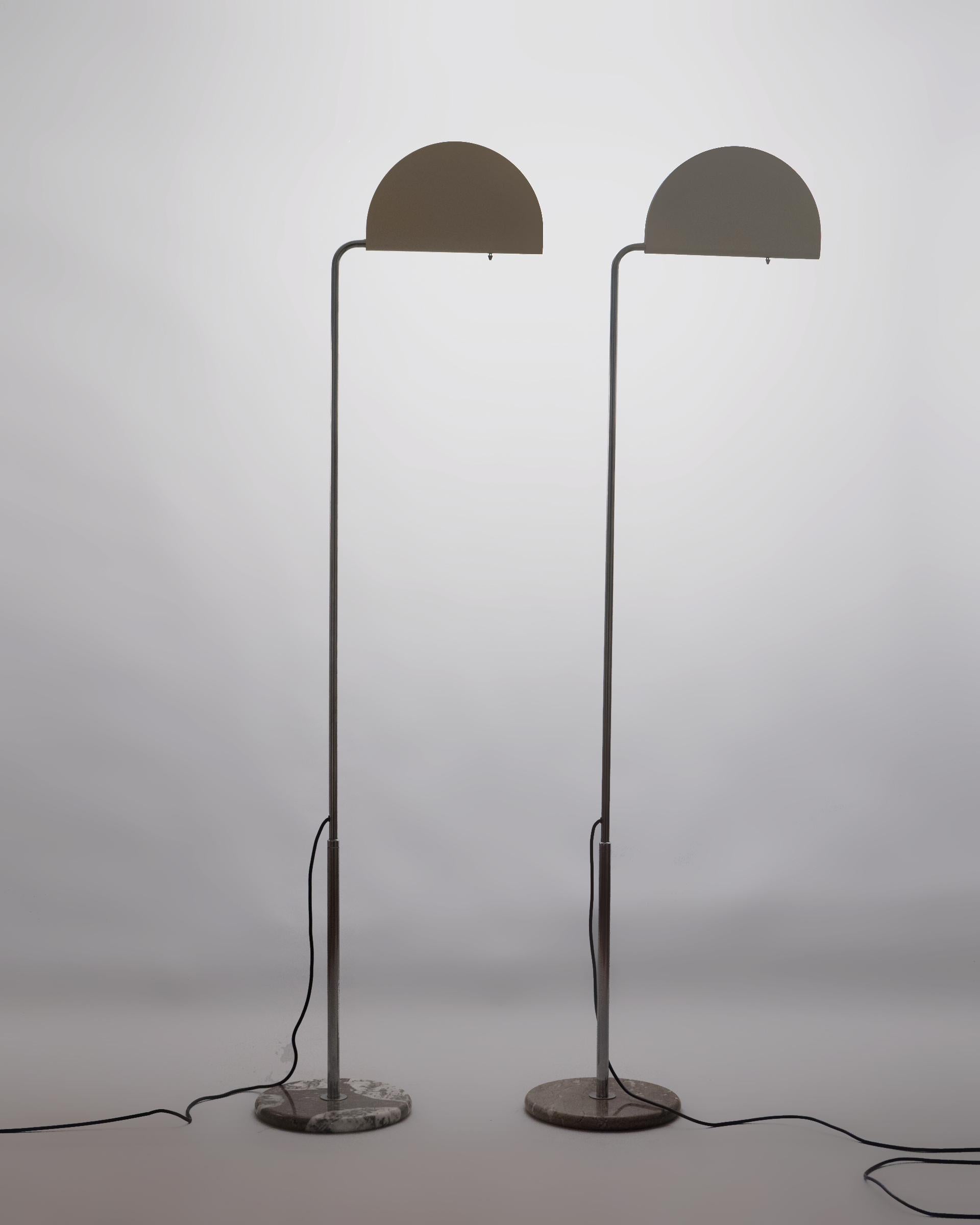 Italian Mezzaluna Floor Lamp by Bruno Gecchelin for Skipper Pollux In Good Condition For Sale In CANGAS, ES