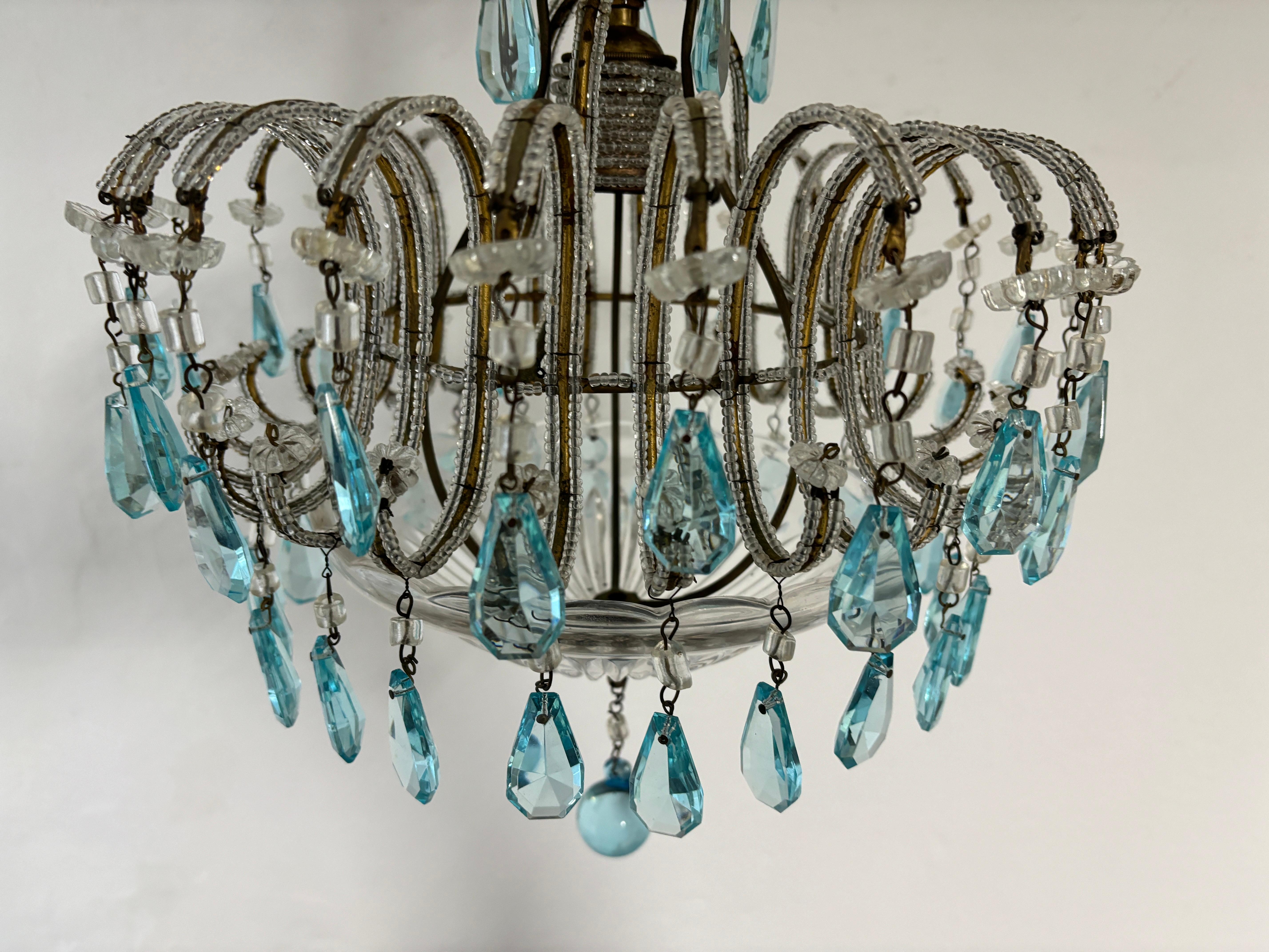 Lustre italien rare en cristal de Murano, perles et prismes bleu aqua, c1940 en vente 6