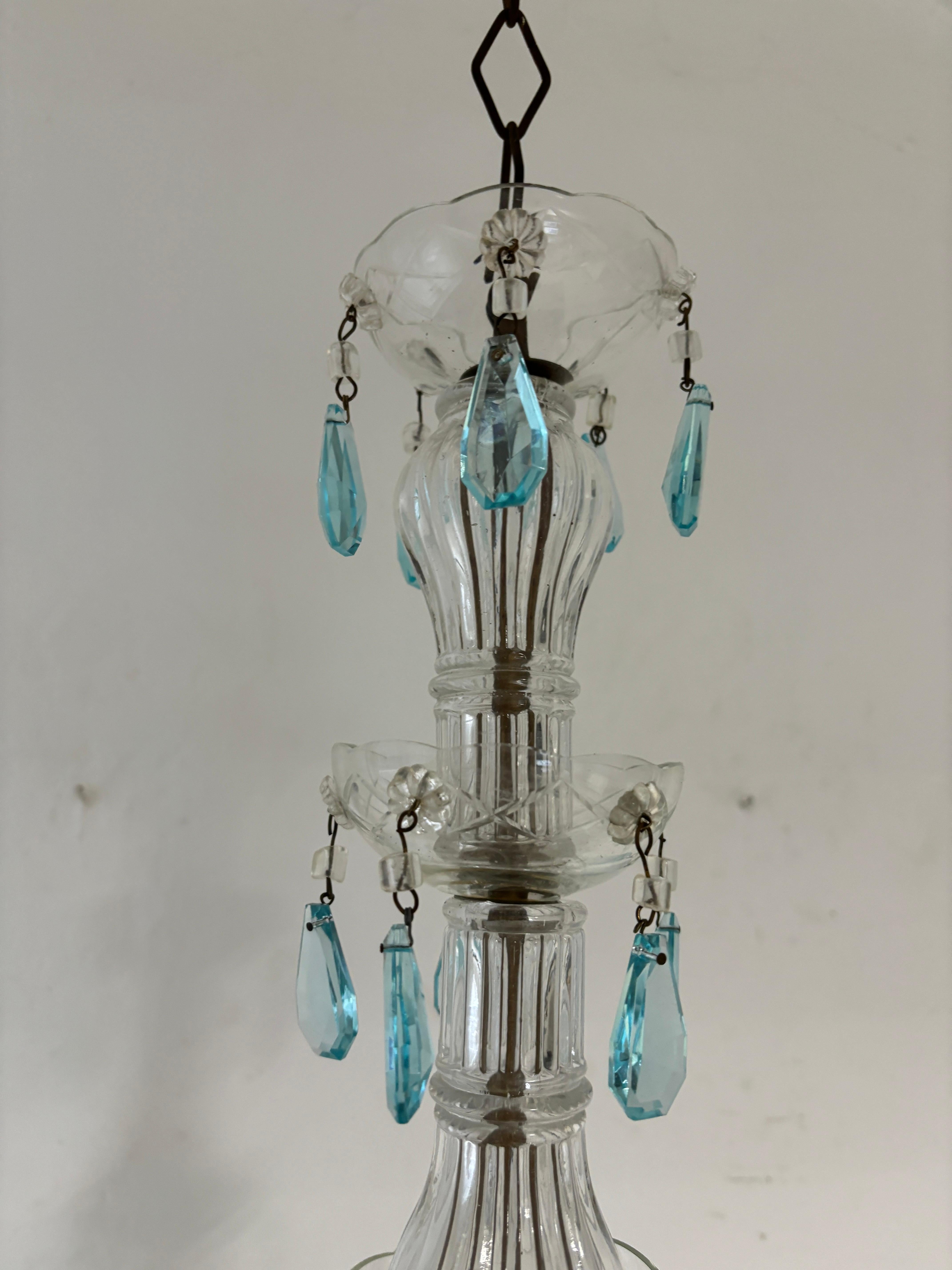 Cristal Lustre italien rare en cristal de Murano, perles et prismes bleu aqua, c1940 en vente
