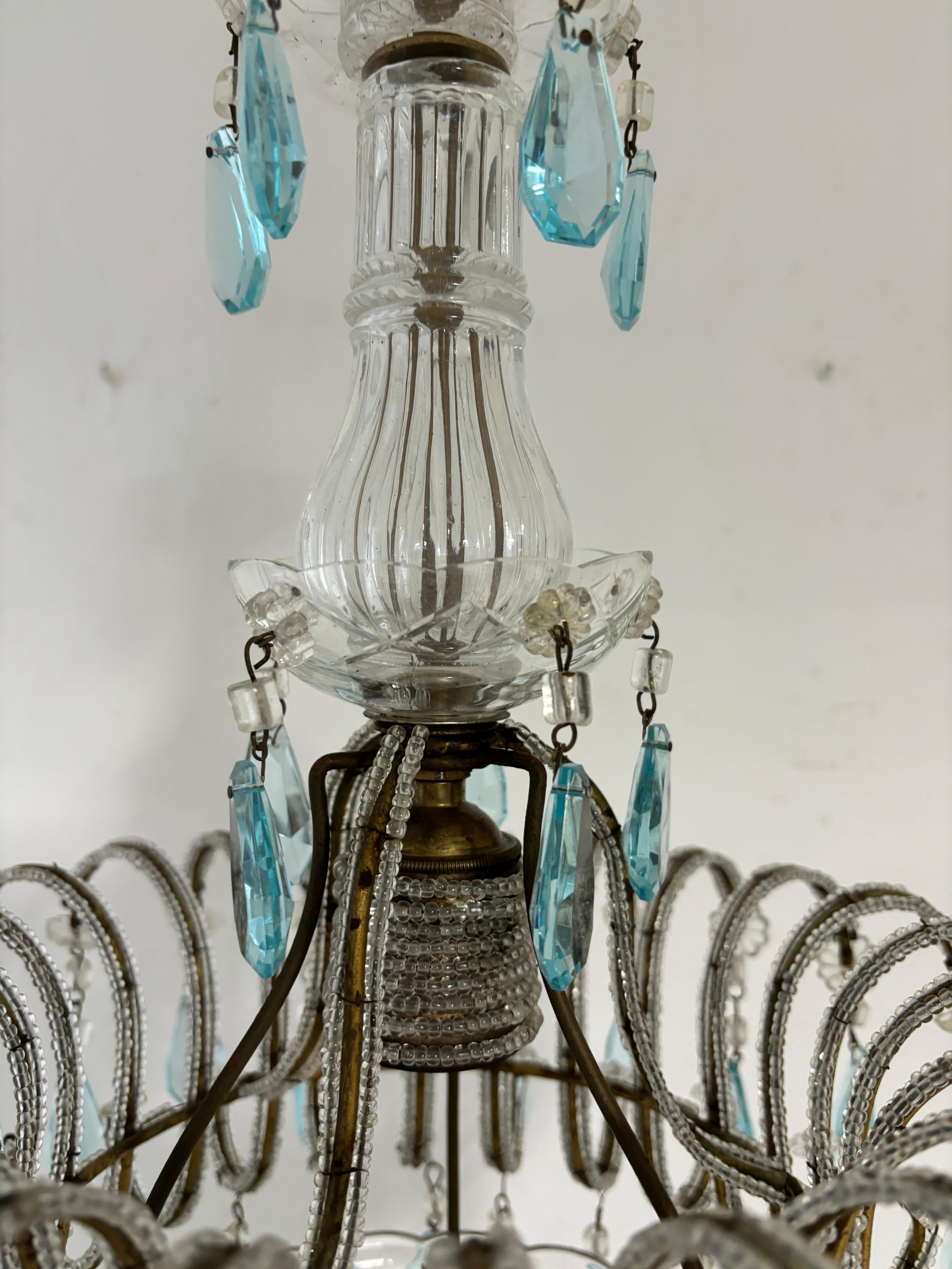 Lustre italien rare en cristal de Murano, perles et prismes bleu aqua, c1940 en vente 1