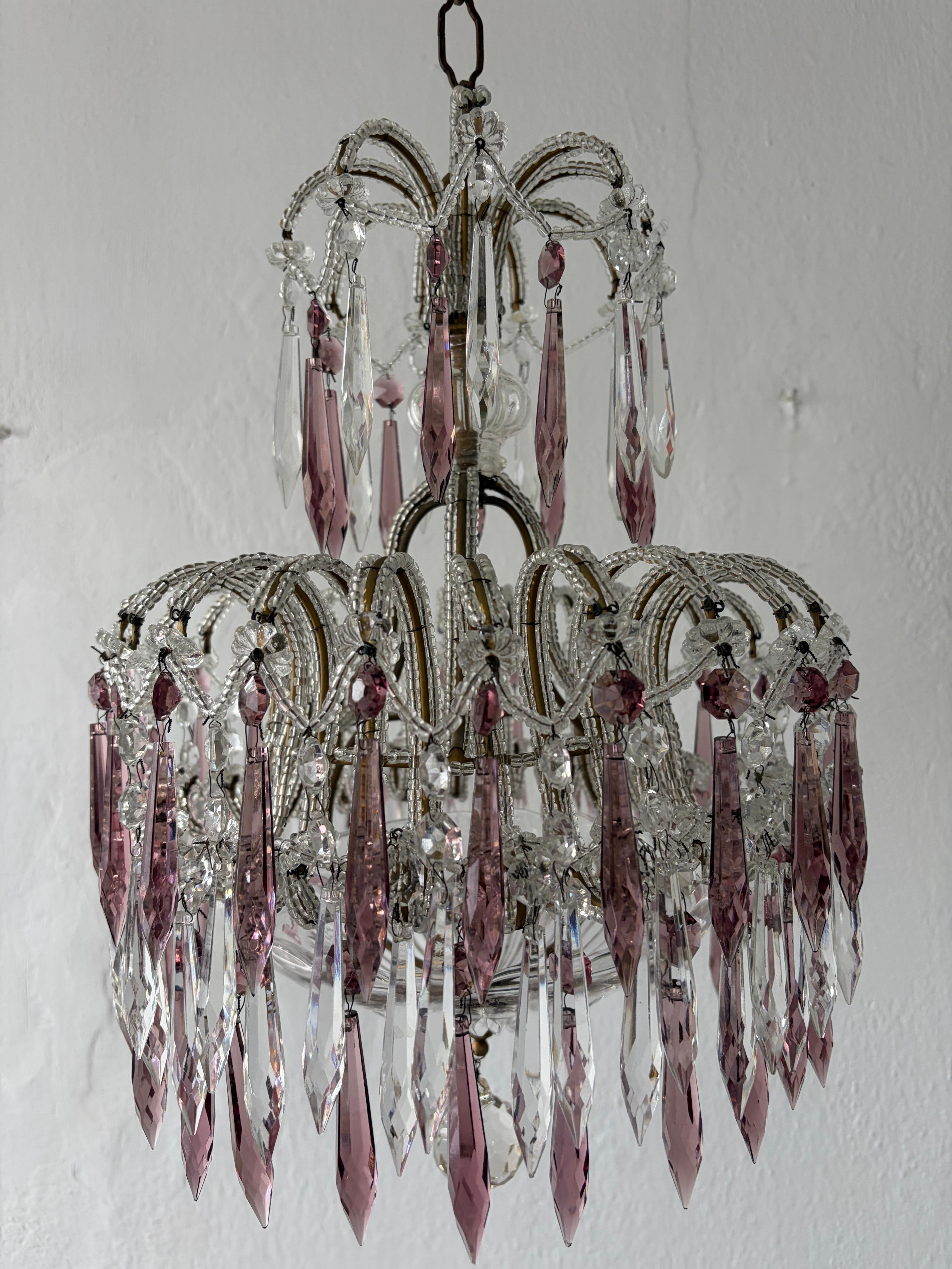 Araña italiana de microesferas y prismas de cristal amatista c 1920 Una de dos en venta 4