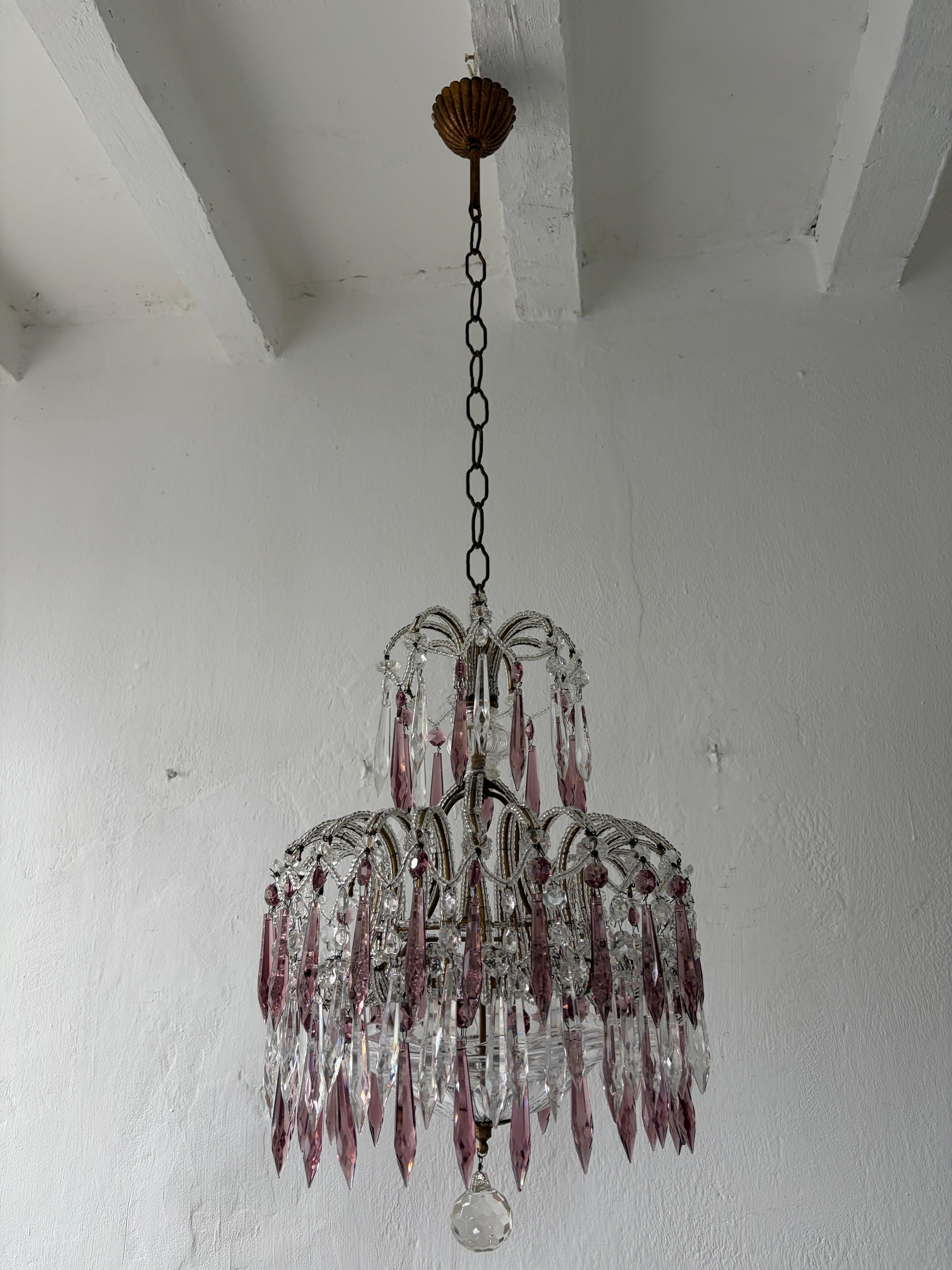 Araña italiana de microesferas y prismas de cristal amatista c 1920 Una de dos en venta 5