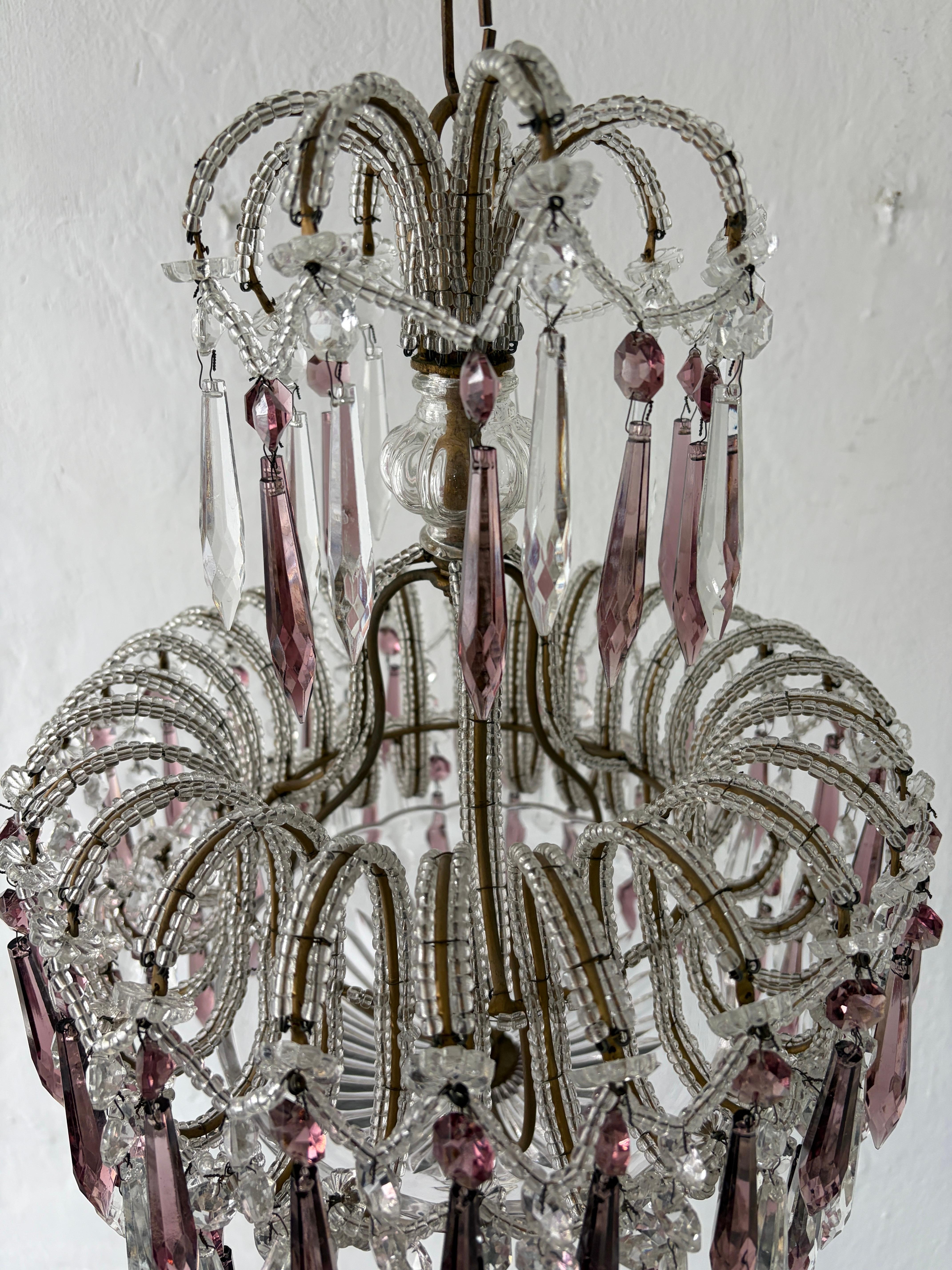 Araña italiana de microesferas y prismas de cristal amatista c 1920 Una de dos Italiano en venta