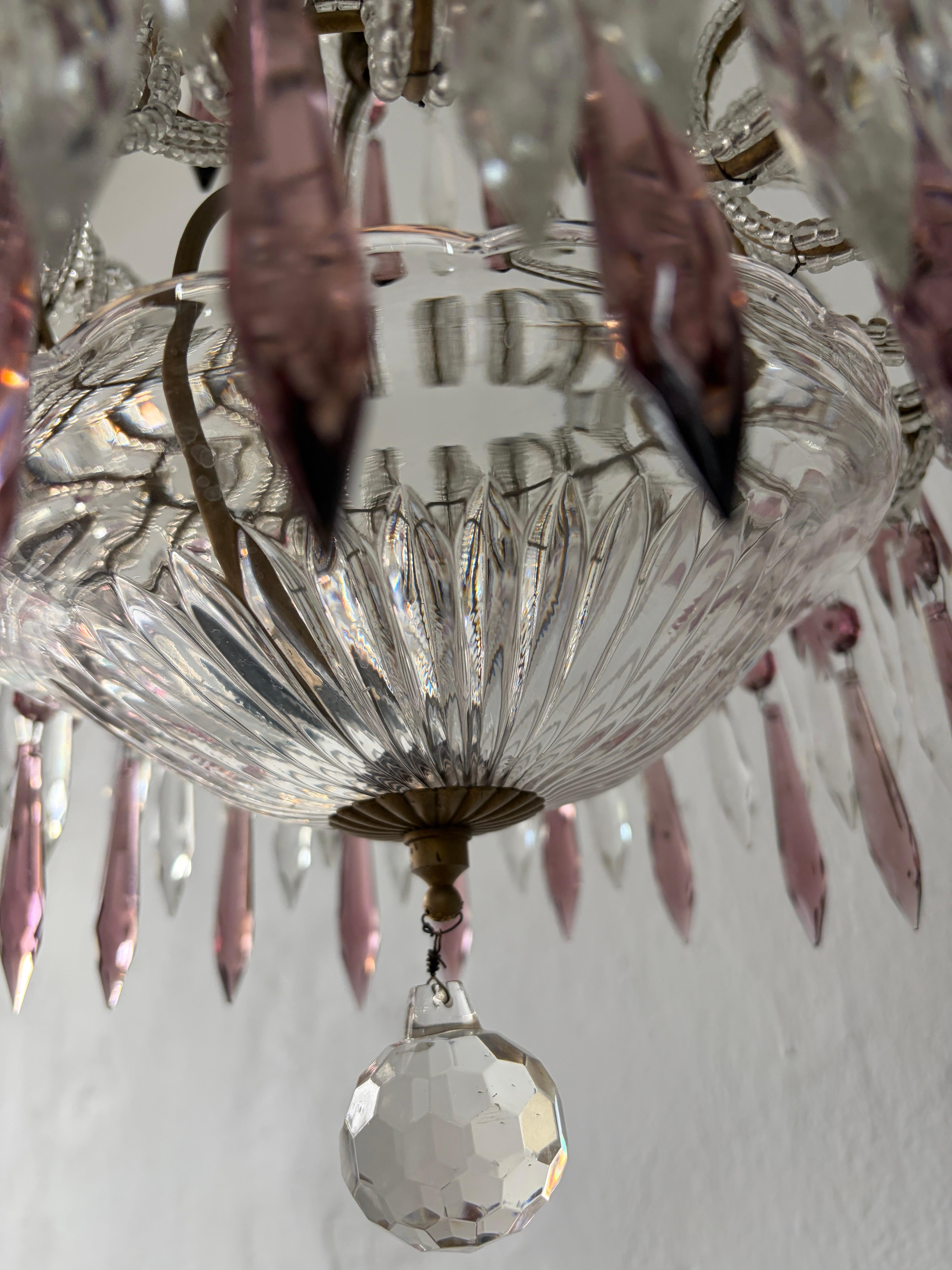 Araña italiana de microesferas y prismas de cristal amatista c 1920 Una de dos en venta 1