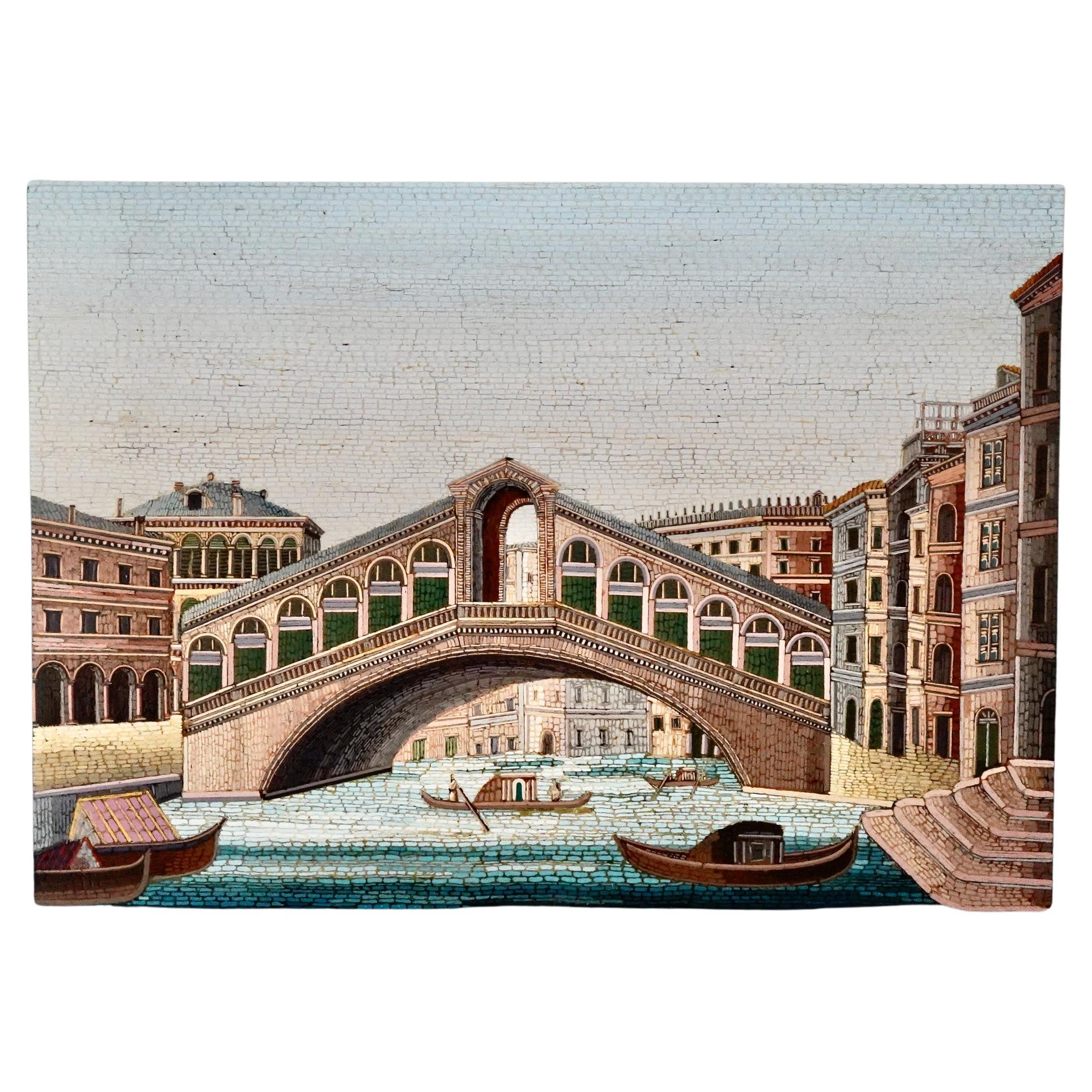 Italienische Mikromosaik-Plakette mit Blick auf die Rialto-Brücke in Venedig.