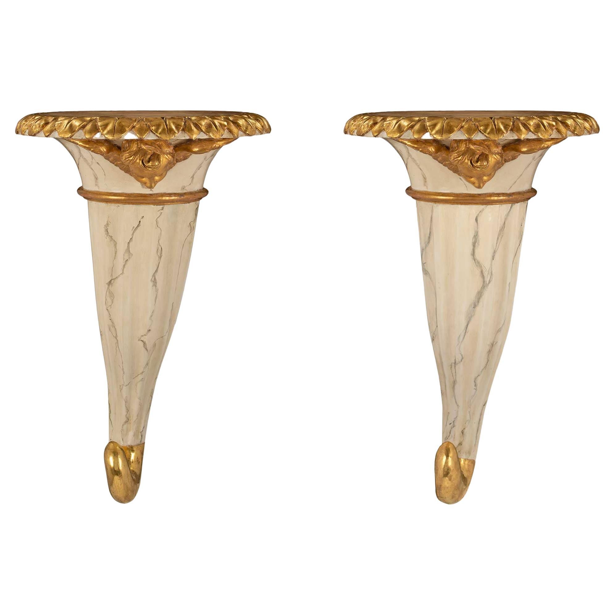 Italian Mid-18th Century Venetian Faux Marble and Giltwood Wall Brackets For Sale