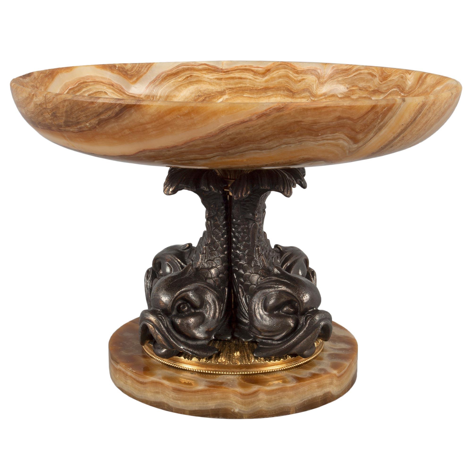 Patiné Centre de table italien du milieu du XIXe siècle en bronze, bronze doré et albâtre Fiorito en vente