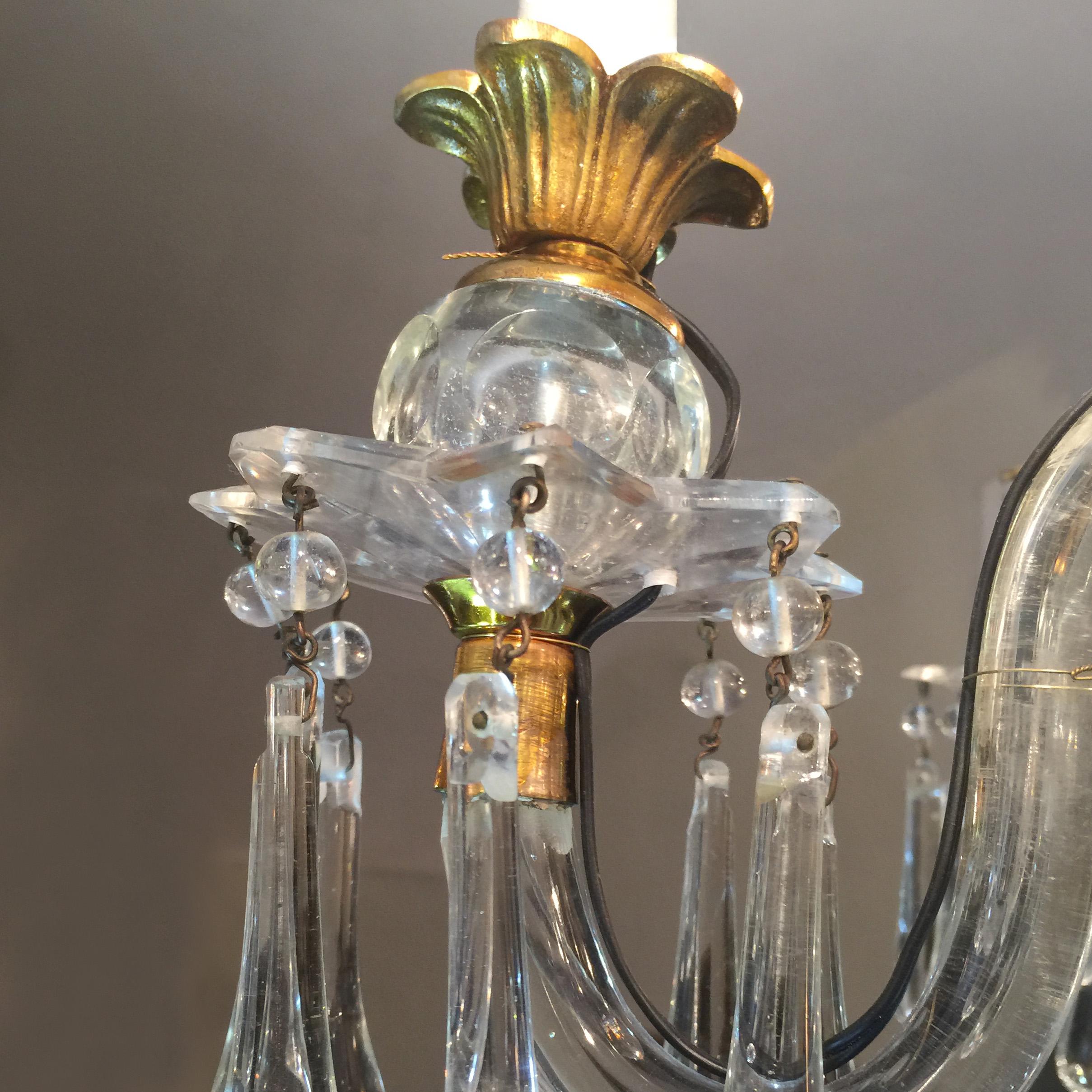 Italian Mid-19th Century Chandelier Gilded Wood and Crystal 12 Lights For Sale 3