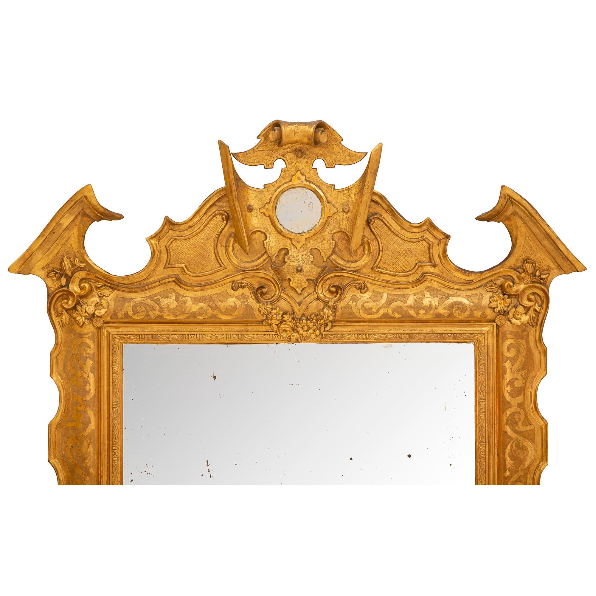 Italian Mid 19th Century Giltwood Mirror from Naples In Good Condition For Sale In West Palm Beach, FL