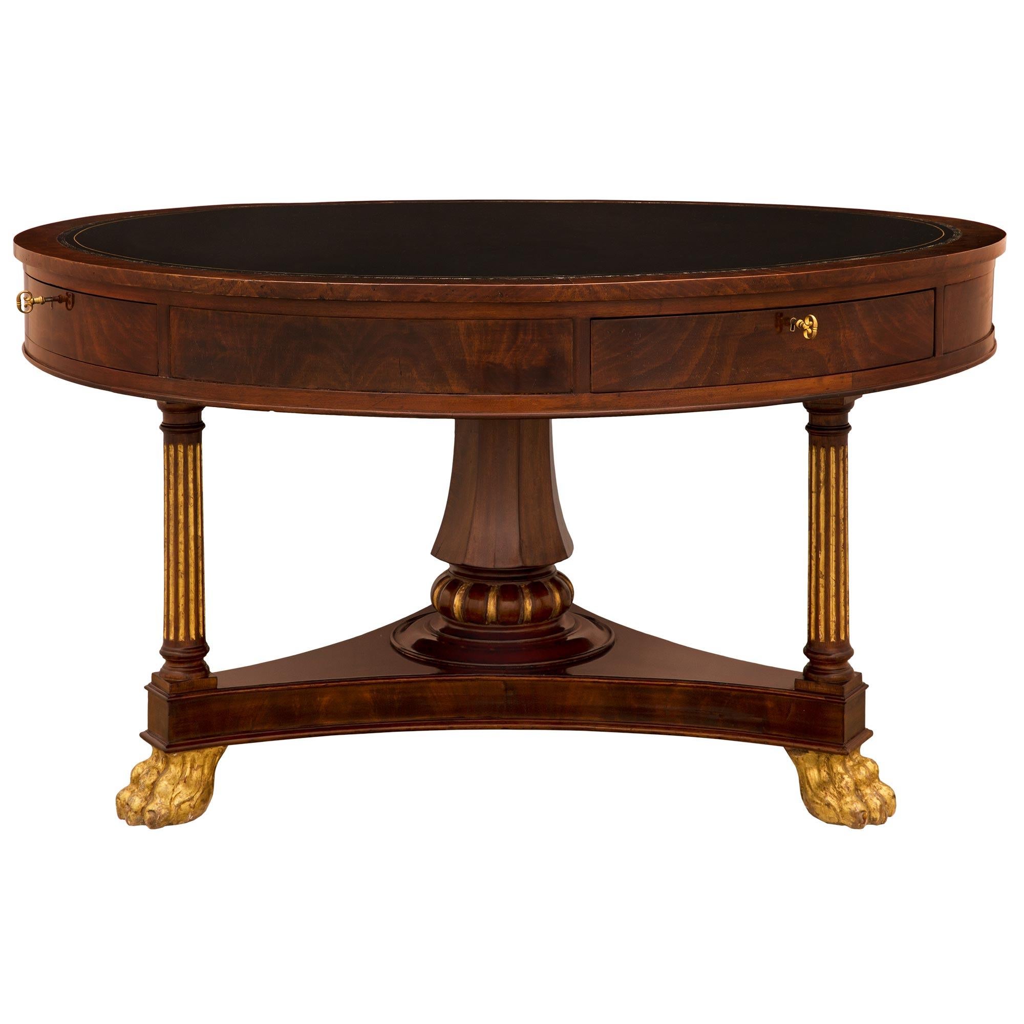 Italian Mid-19th Century Italian Neoclassical Style Mahogany Center Table In Good Condition For Sale In West Palm Beach, FL