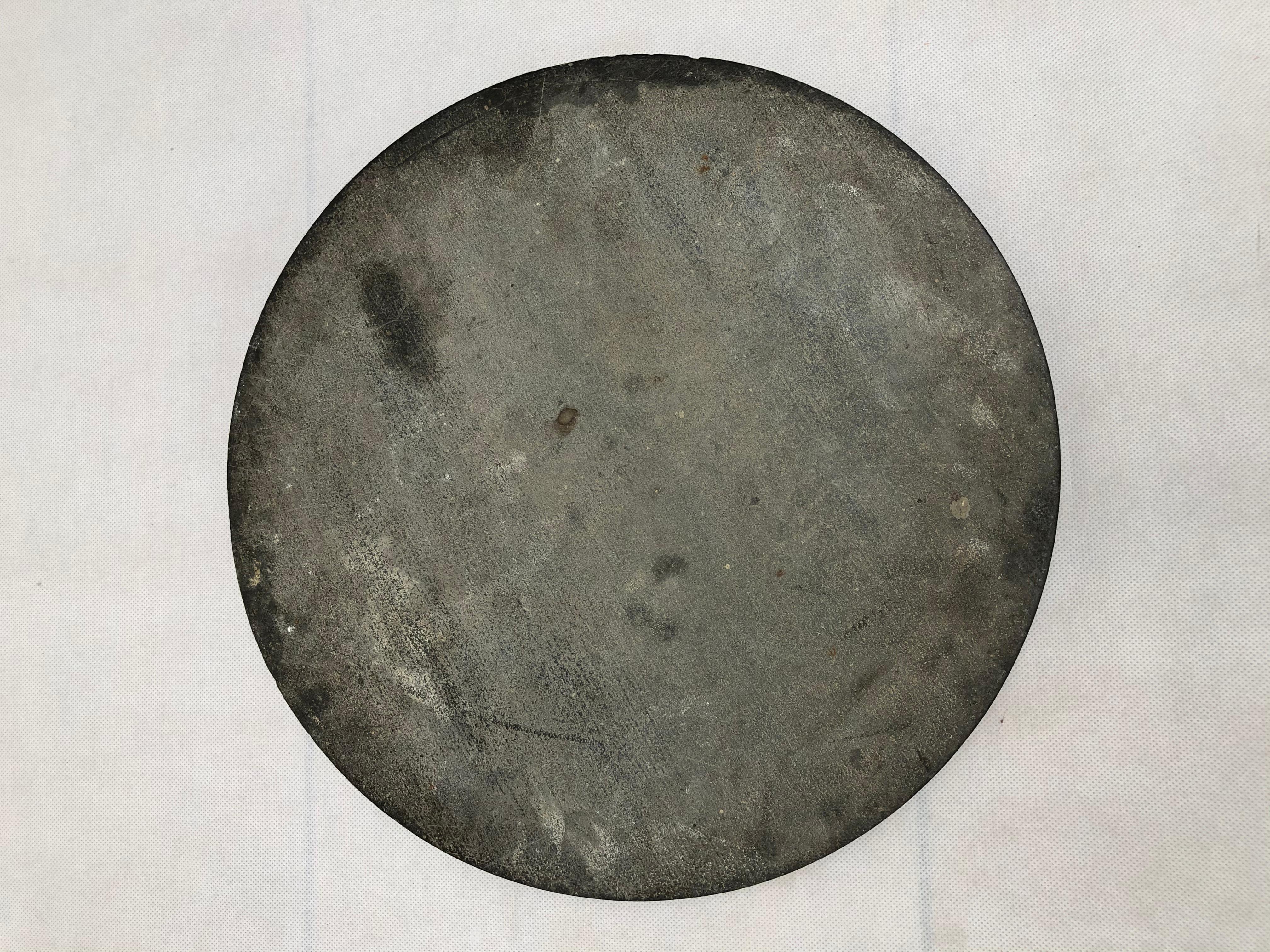 Plateau de table circulaire italien du milieu du XIXe siècle en micromosaïque et Pietre Dure en vente 3