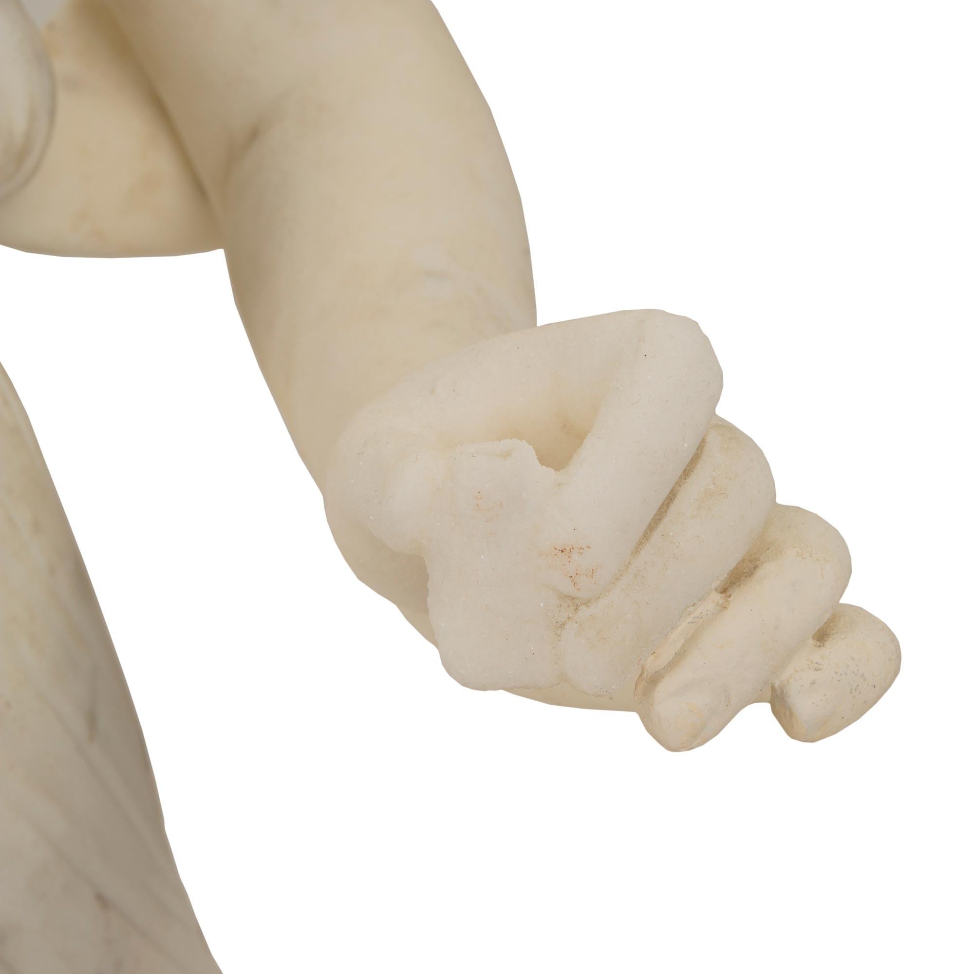 Italiano Statua in marmo bianco di Carrara della metà dell'Ottocento neoclassico italiano in vendita