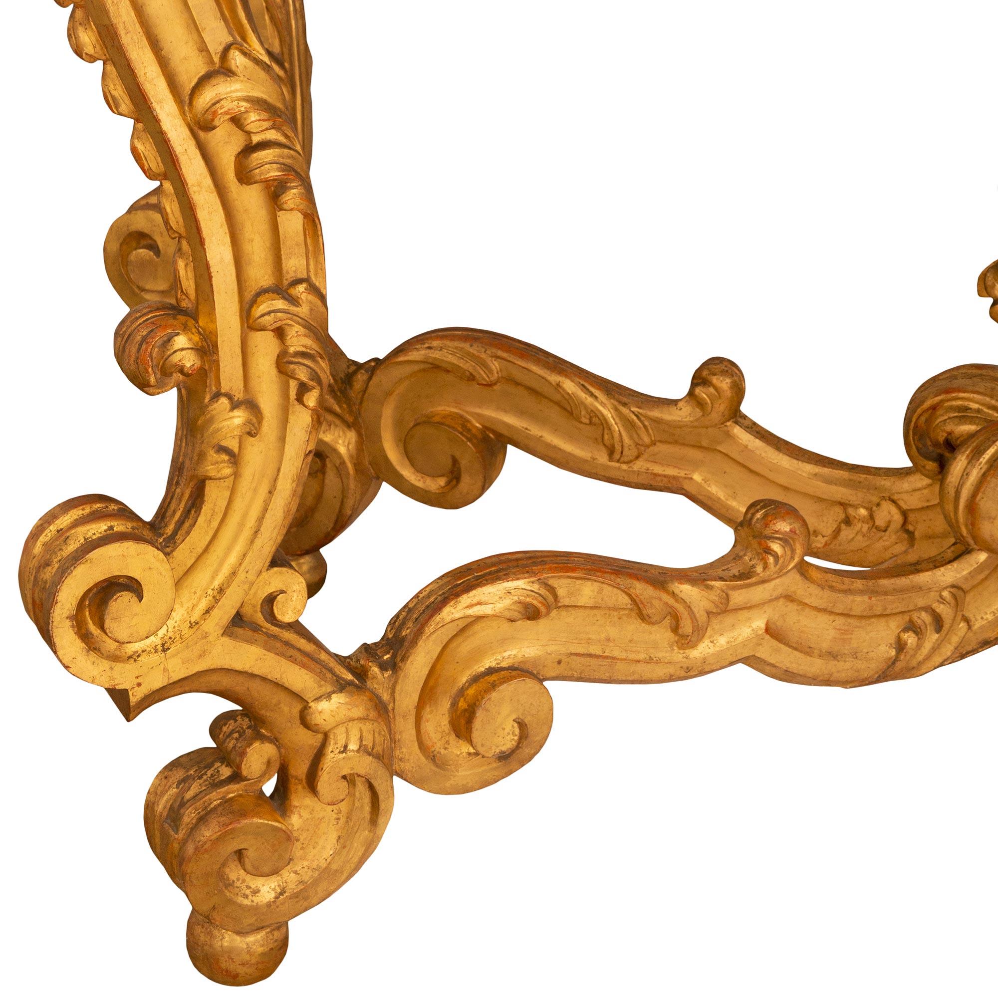 Freistehende italienische Konsole aus venezianischem vergoldetem Holz und Marmor aus der Mitte des 19. Jahrhunderts im Angebot 3