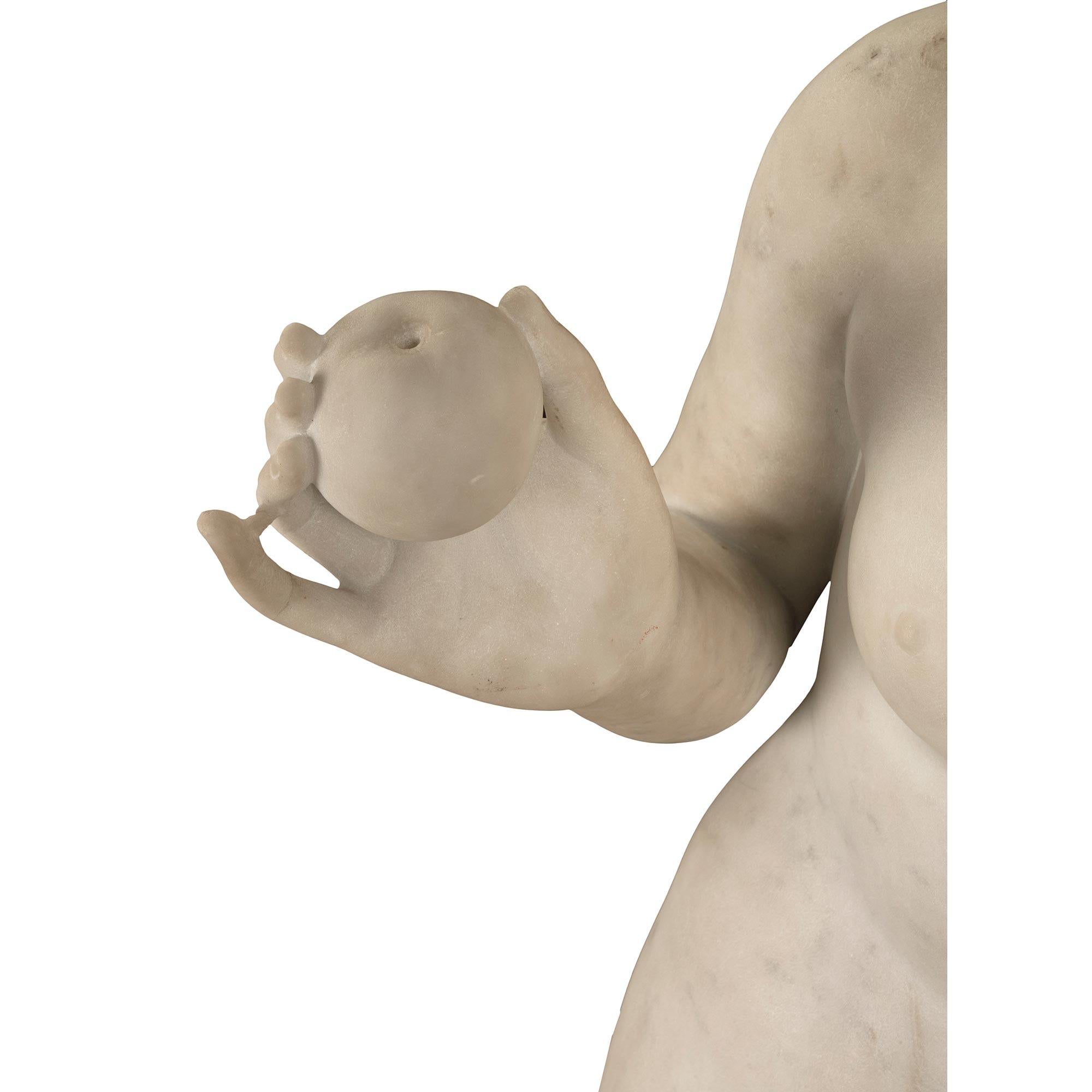 Italian Mid-19th Century White Carrara Marble Statue of Venus For Sale 5