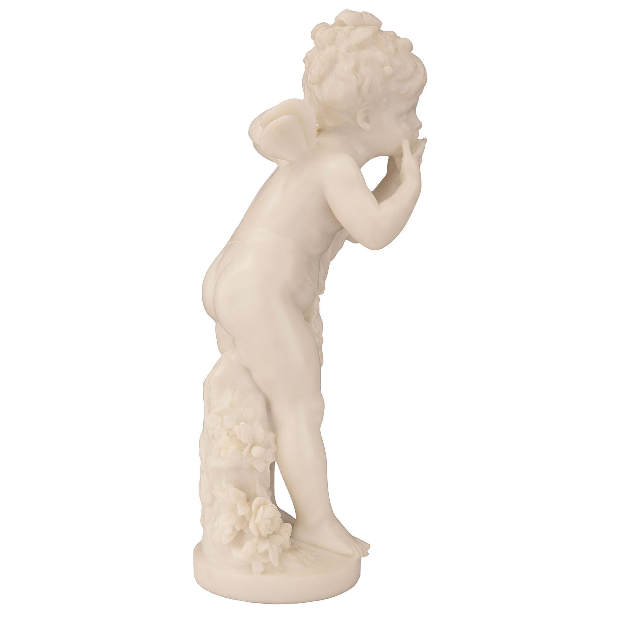 Statue italienne d'une fille avec des ailes en marbre blanc de Carrare du milieu du XIXe siècle Bon état - En vente à West Palm Beach, FL