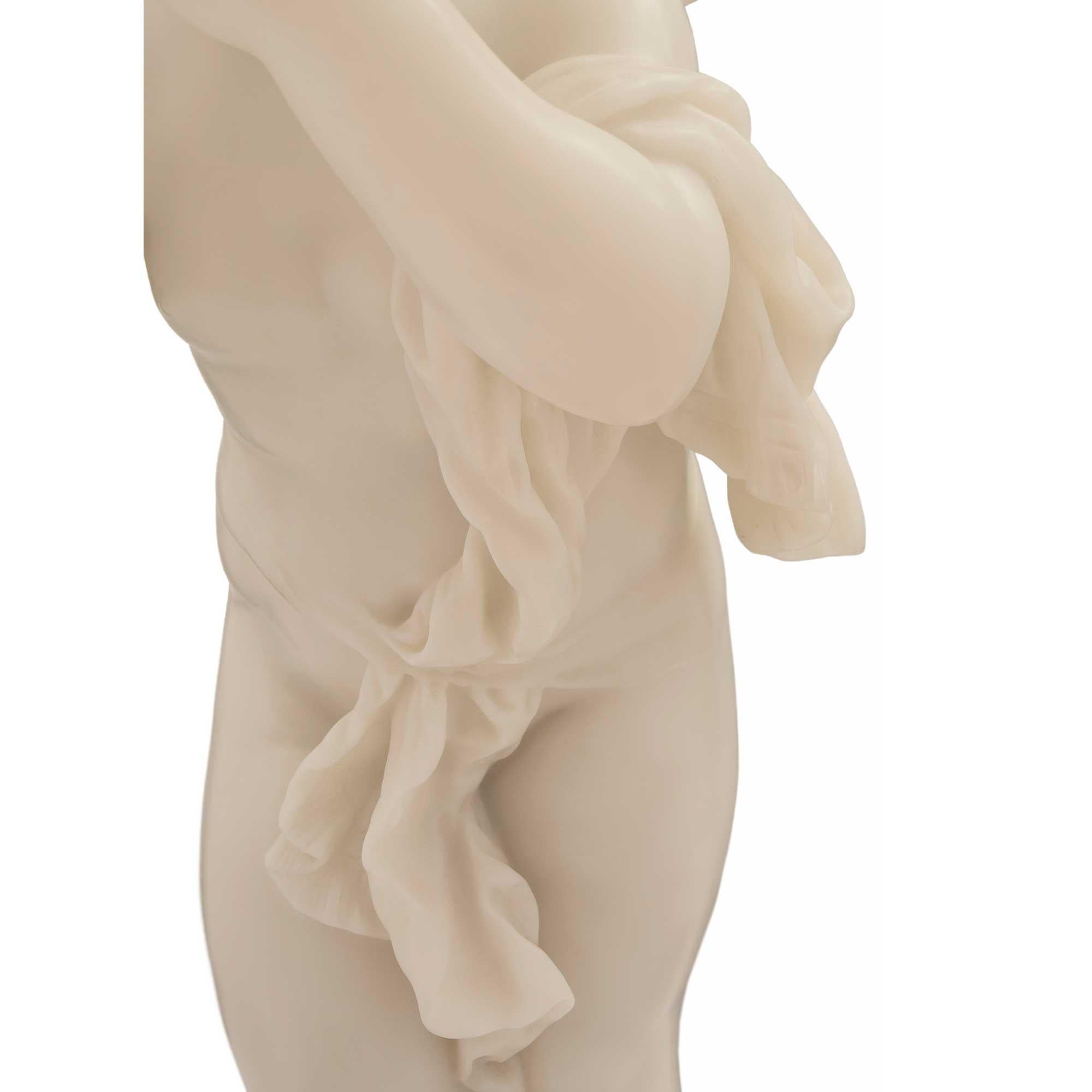 Italian Mid-19th Century White Carrara Marble Statue of Winged Girl For Sale 5