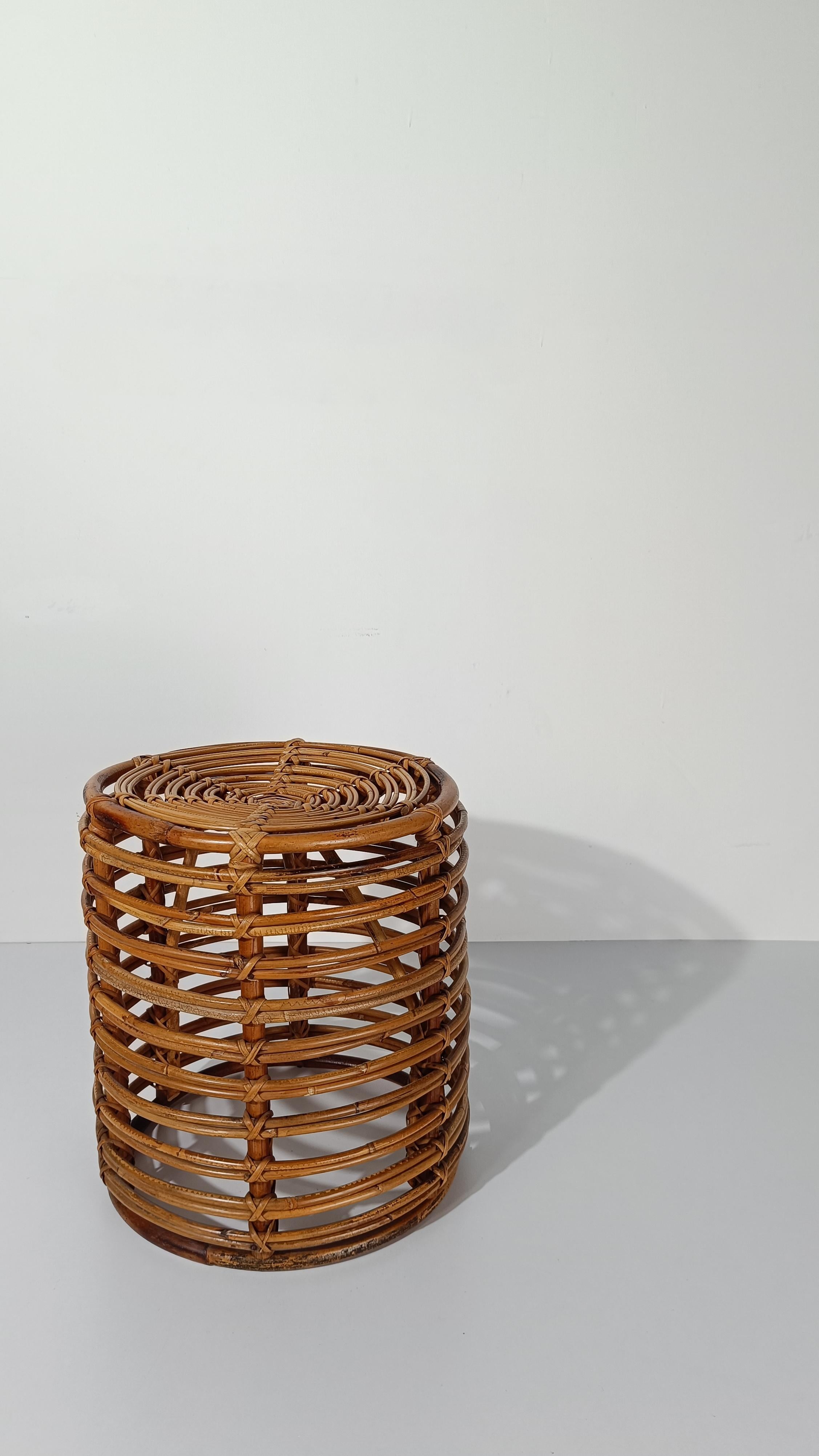 Taburete / Puf Moderno Italiano de Mitad del Siglo XX Hecho a Mano en Bambú y Ratán, Años 60 Hecho a mano en venta
