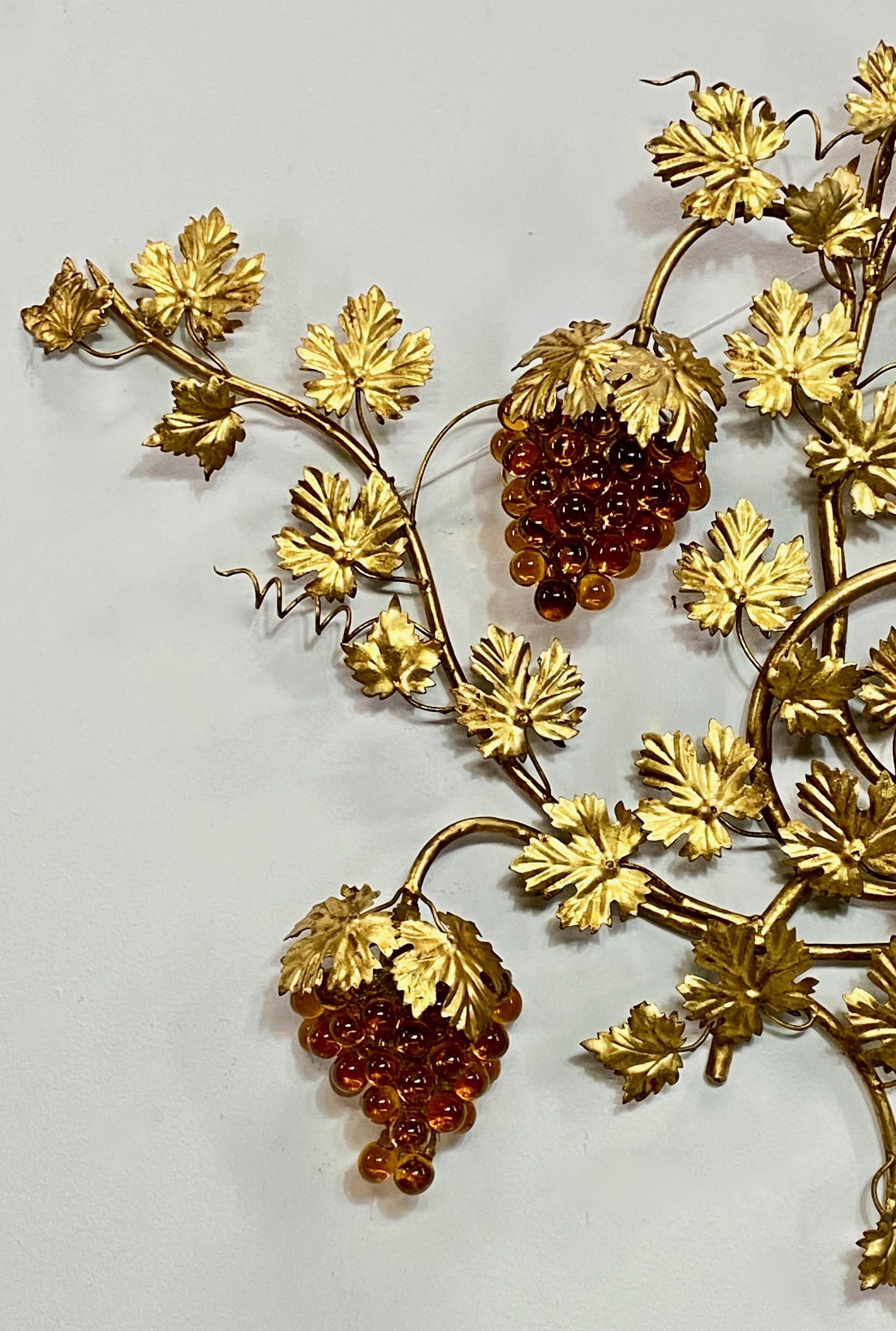 Hand-Crafted Italian Mid-20th Century Brass and Amber Glass Sculptural Grapevine Wall Light For Sale