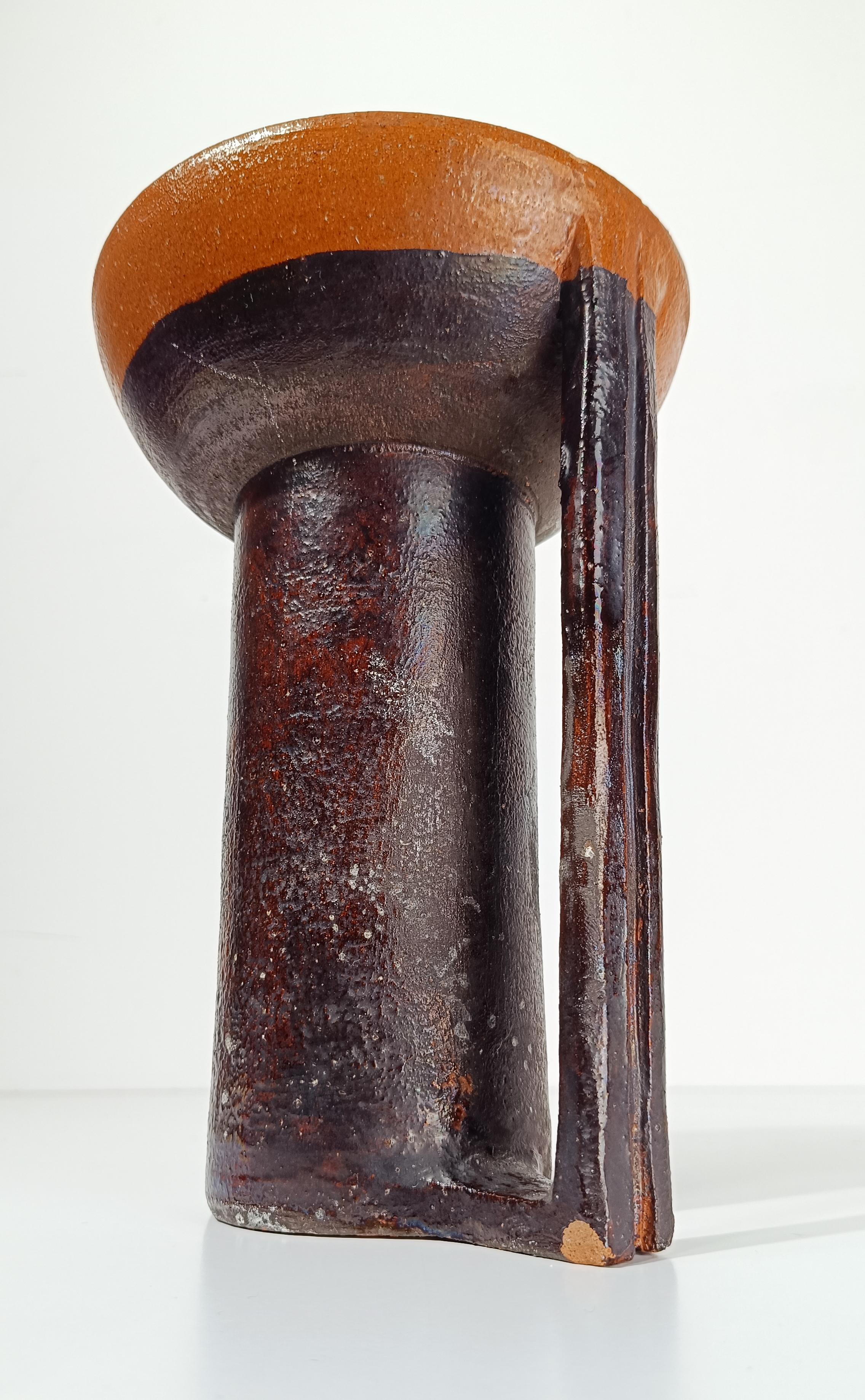 Vaso a caraffa in terracotta smaltata in stile primitivo della metà del XX secolo in vendita 4