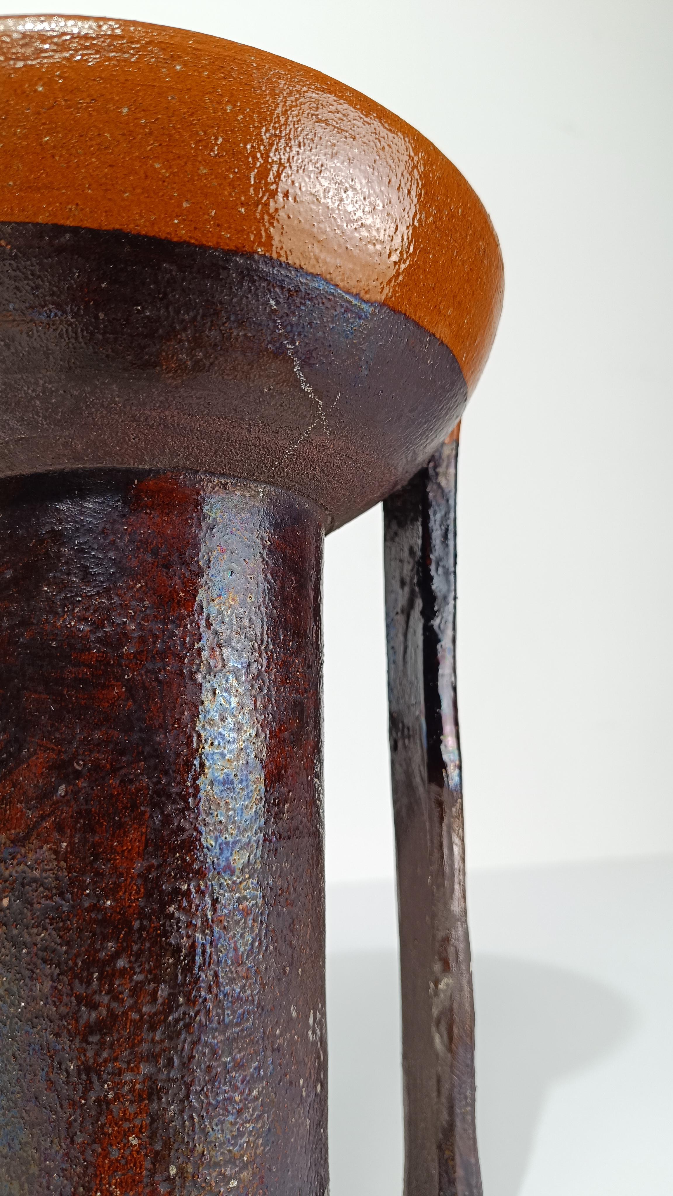 Vaso a caraffa in terracotta smaltata in stile primitivo della metà del XX secolo in vendita 10