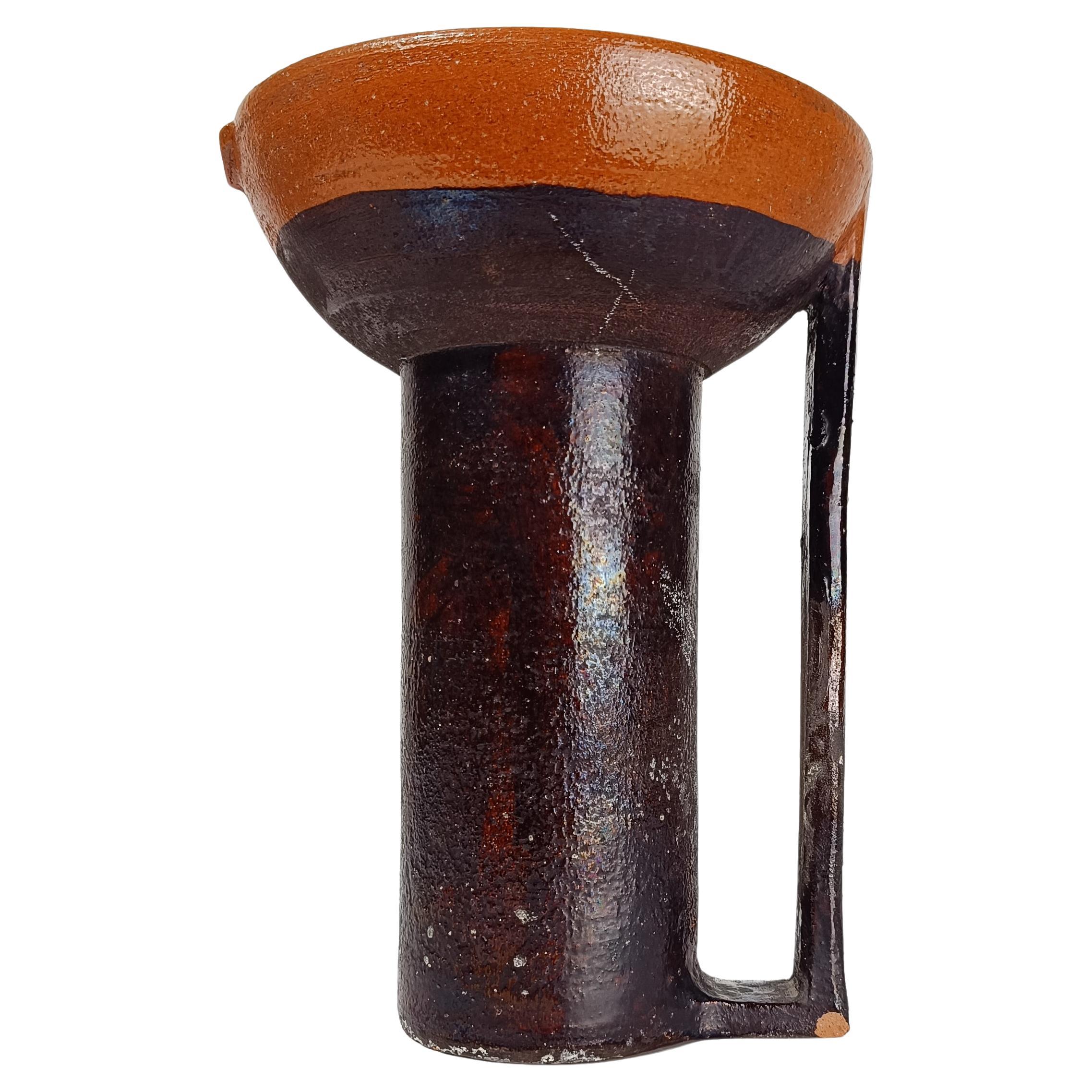 Vaso a caraffa in terracotta smaltata in stile primitivo della metà del XX secolo in vendita