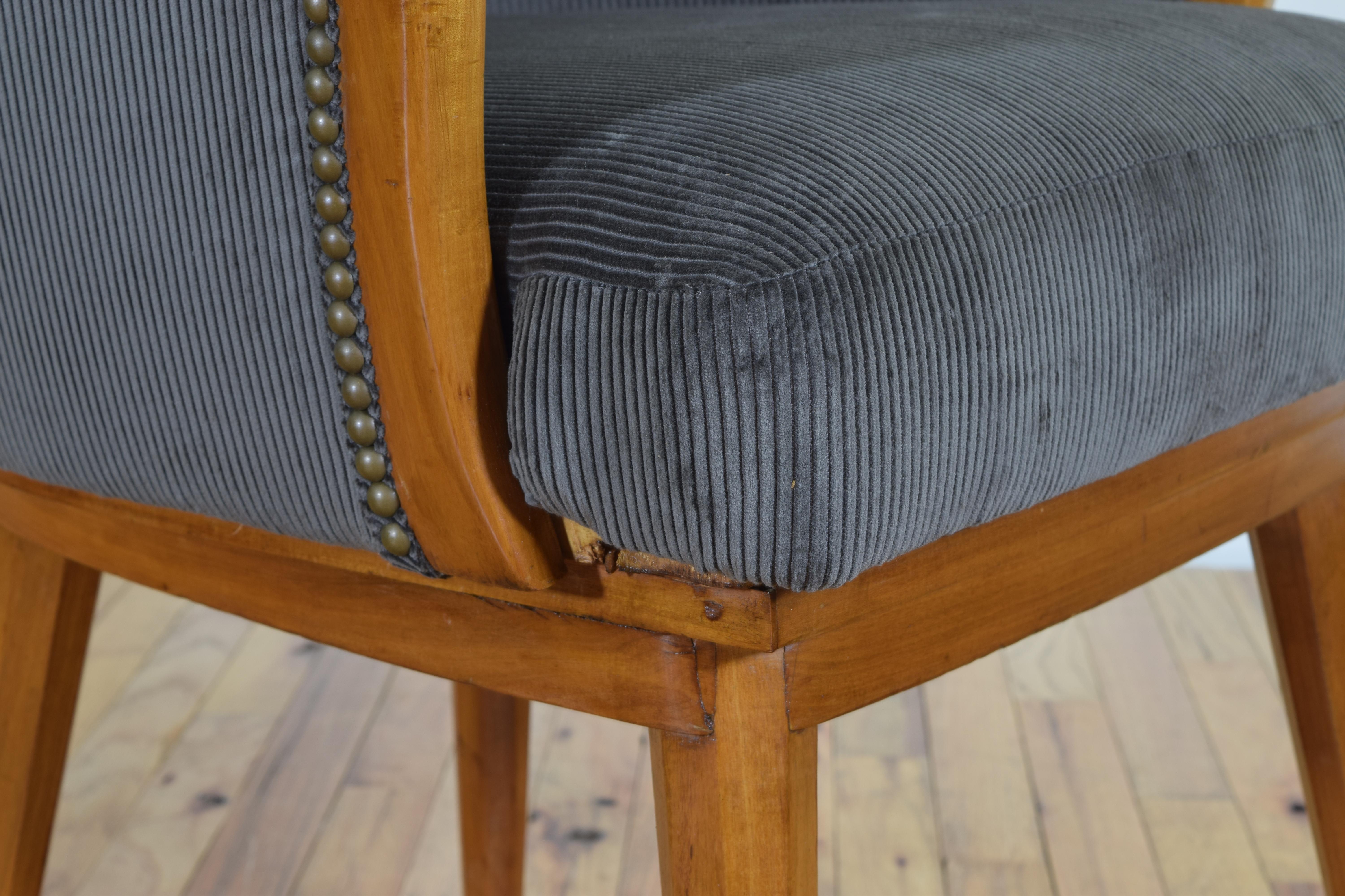 Italian Mid-20th Century Fruitwood Bergere Upholstered in Corduroy 4