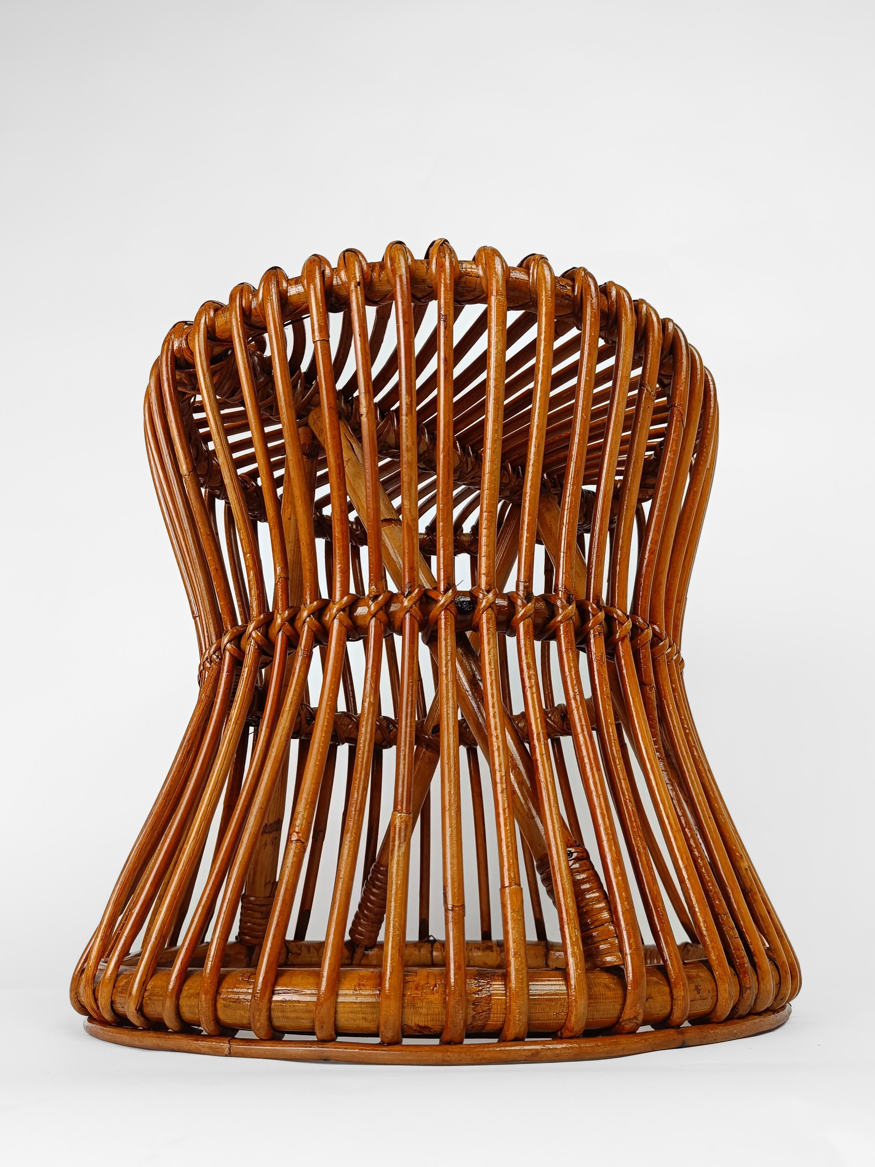 Tabouret ou table d'appoint italien du milieu du XXe siècle en rotin, canne et osier Bon état - En vente à Roma, IT
