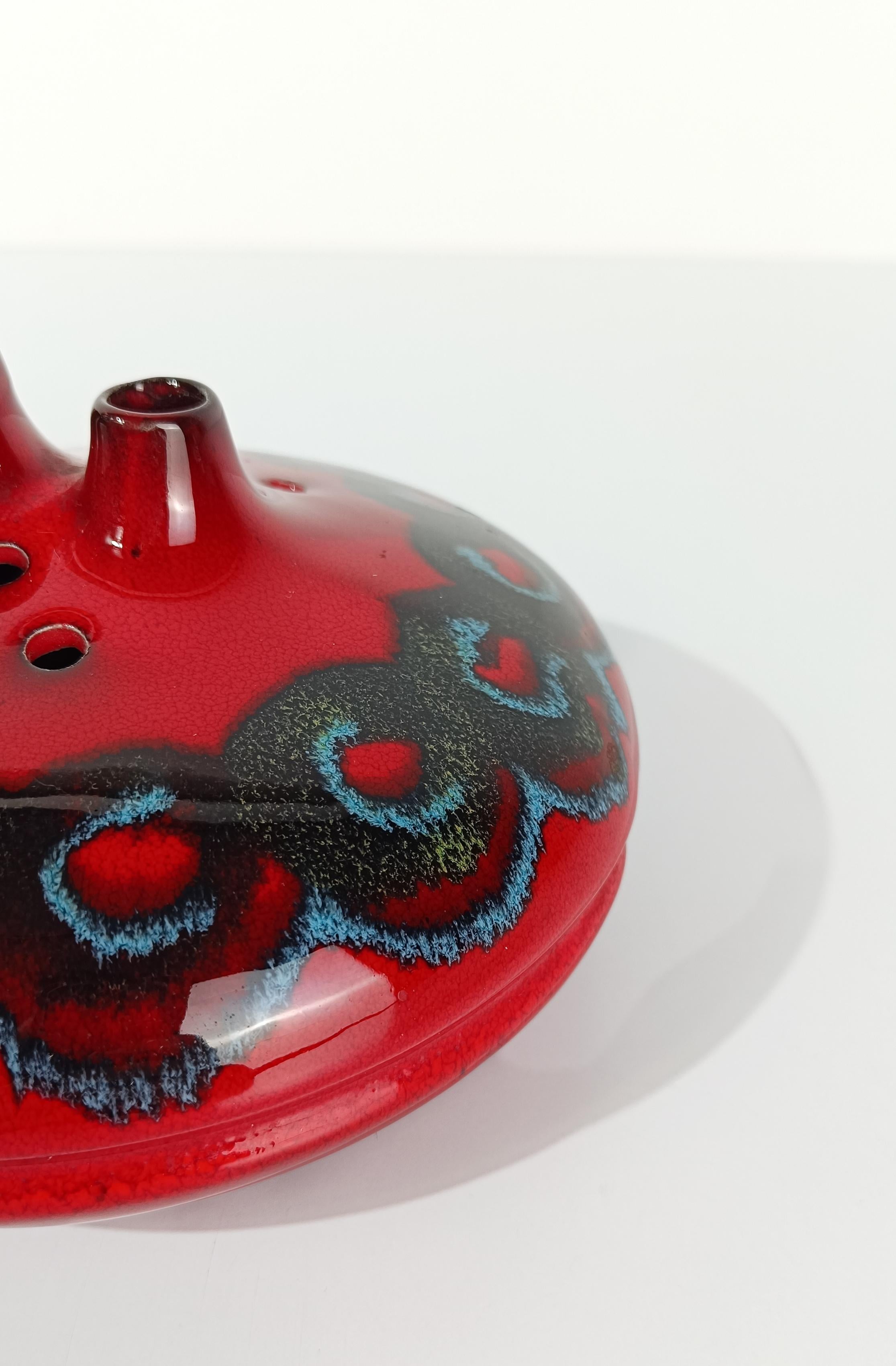Mid-Century Modern Vase italien du milieu du 20e siècle Modernity, fait à la main en céramique émaillée rouge, années 60 en vente