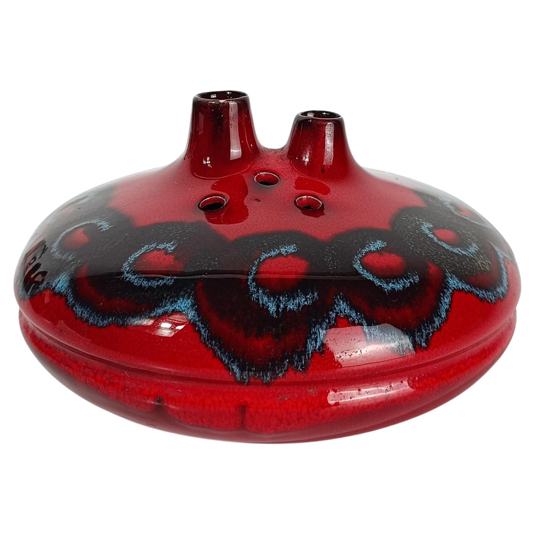Vase italien du milieu du 20e siècle Modernity, fait à la main en céramique émaillée rouge, années 60