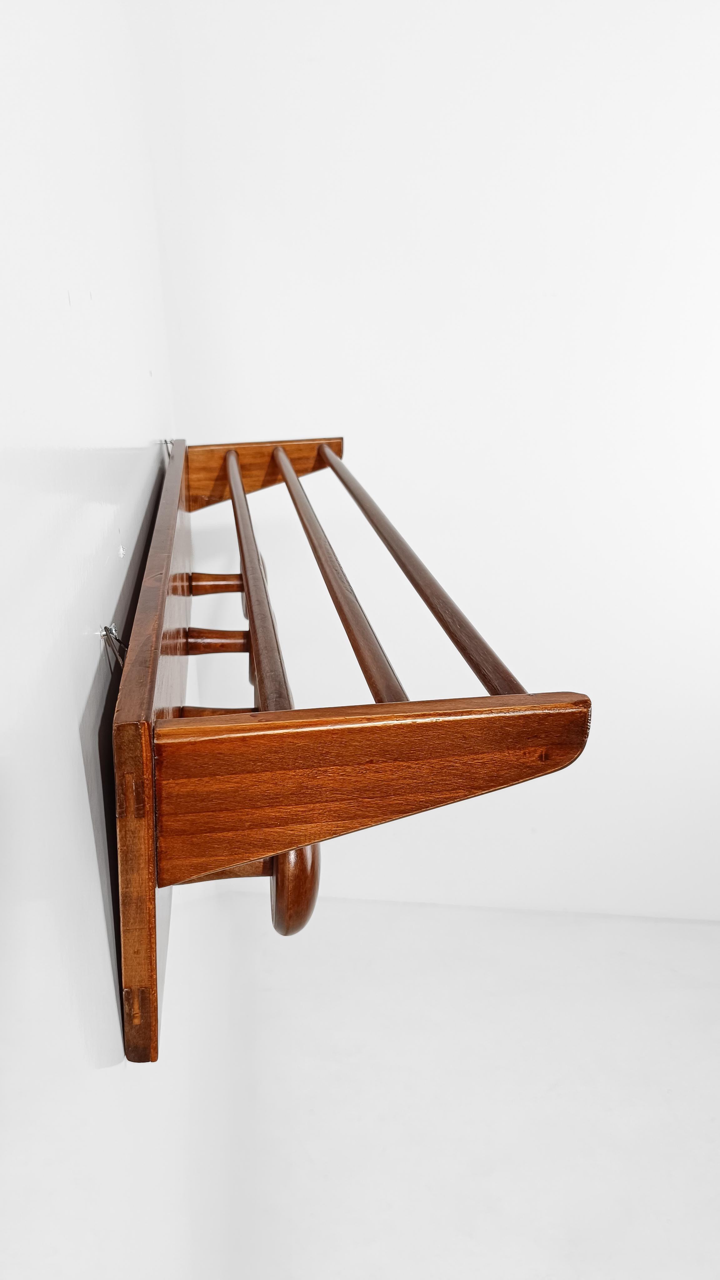 Perchero de pared y perchero de madera modernos italianos de mediados del siglo XX by Fraber en venta 3