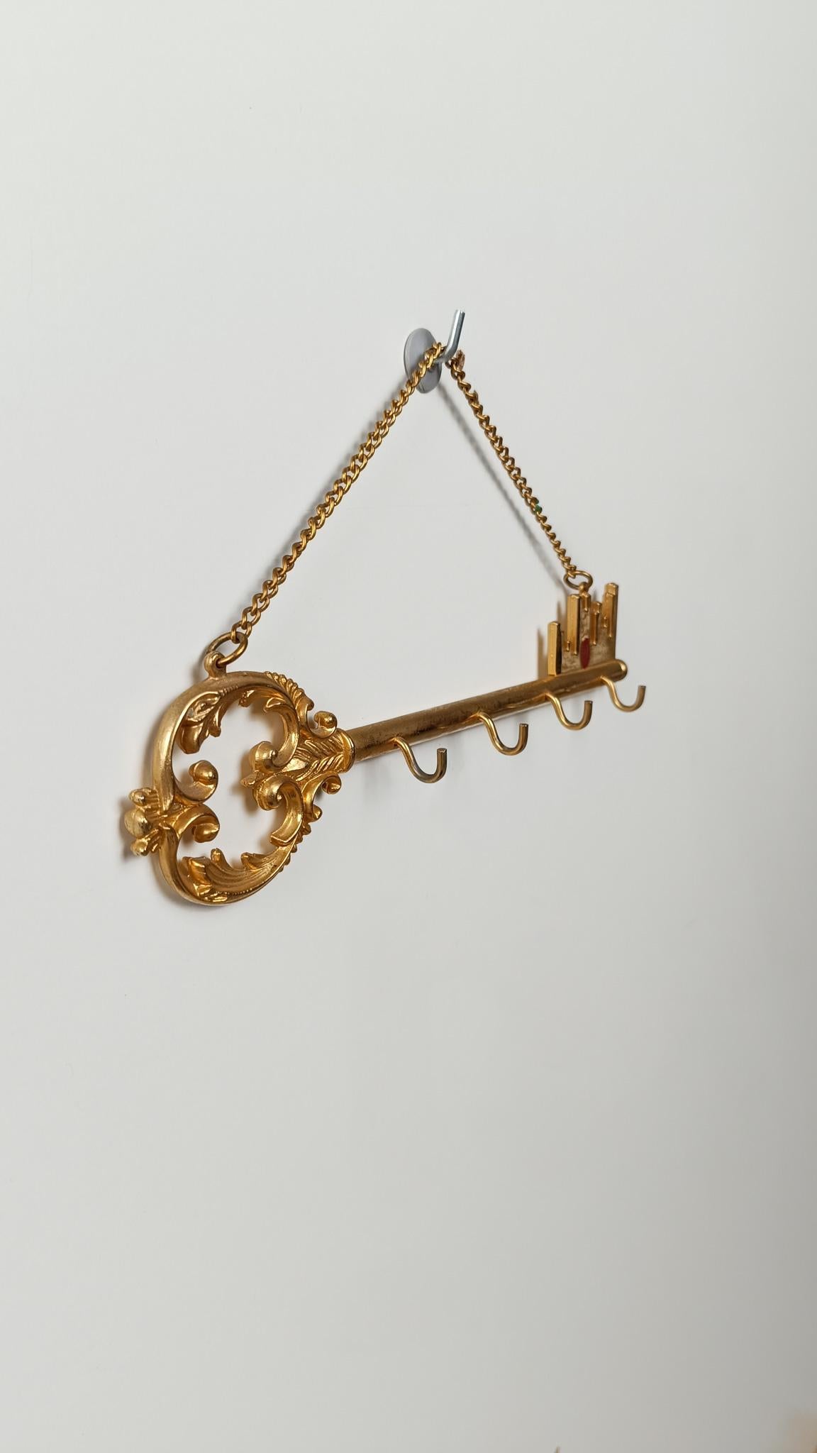 Italian Mid 20th Century Wall Keys Rack with Heavy Brass Ornate Key Shape, 50s For Sale 6