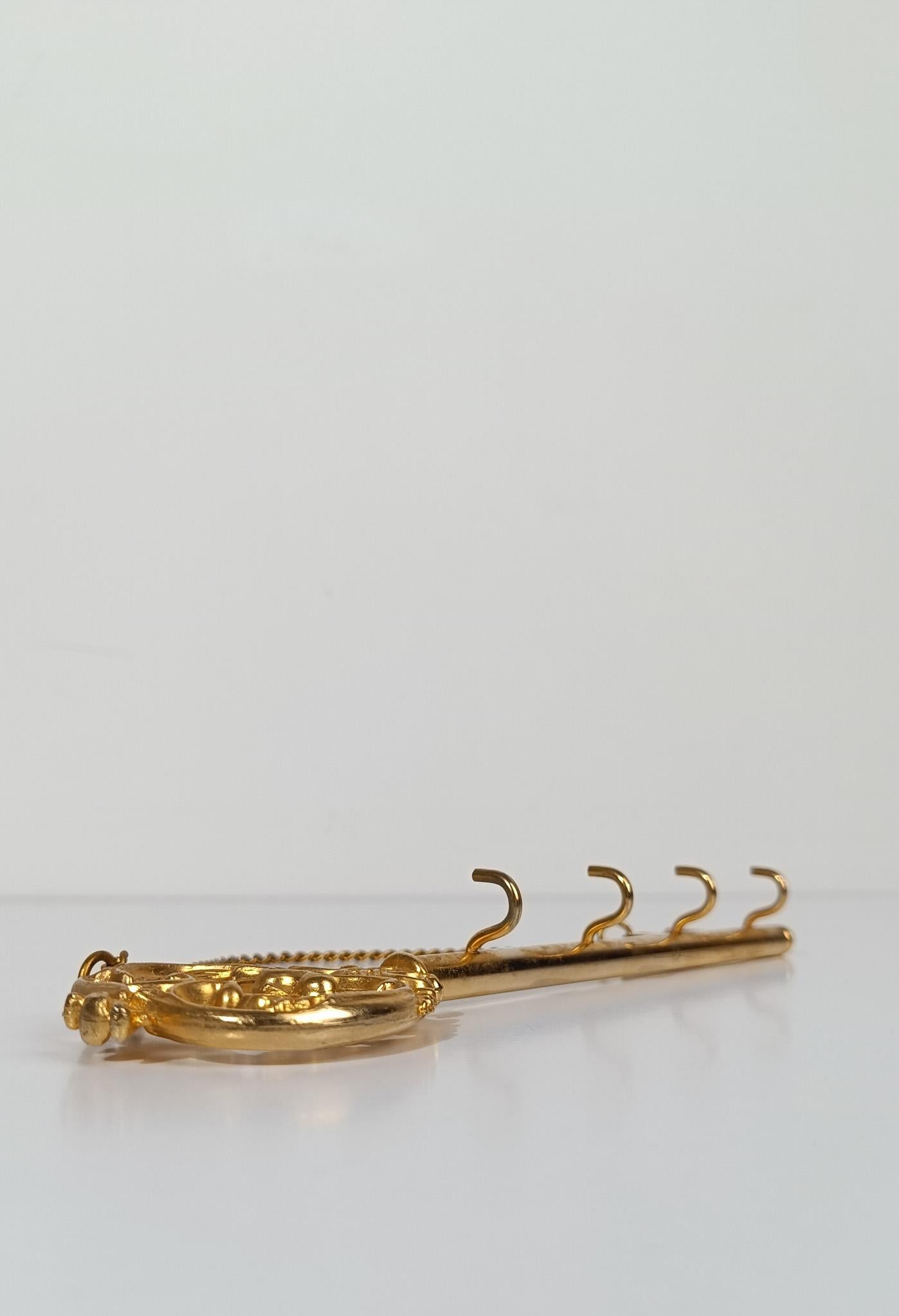 Italian Mid 20th Century Wall Keys Rack with Heavy Brass Ornate Key Shape, 50s For Sale 7