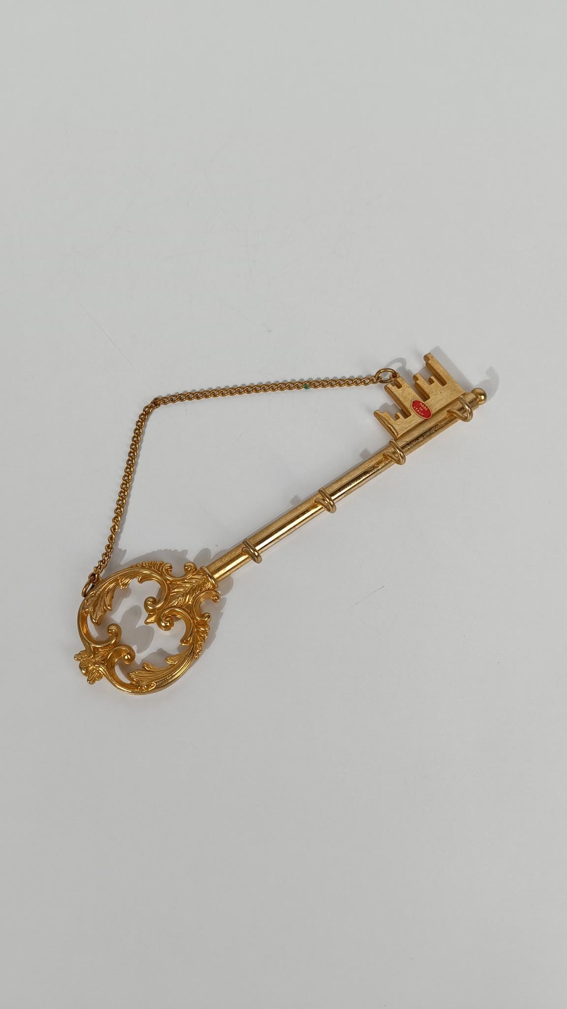 Italian Mid 20th Century Wall Keys Rack with Heavy Brass Ornate Key Shape, 50s For Sale 10