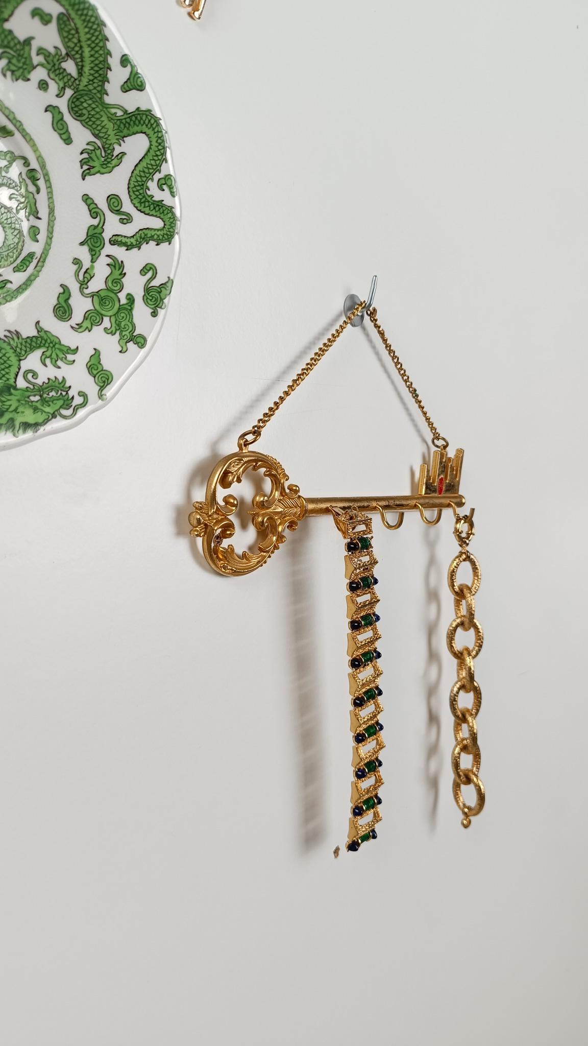 Mid-Century Modern Italian Mid 20th Century Wall Keys Rack with Heavy Brass Ornate Key Shape, 50s For Sale