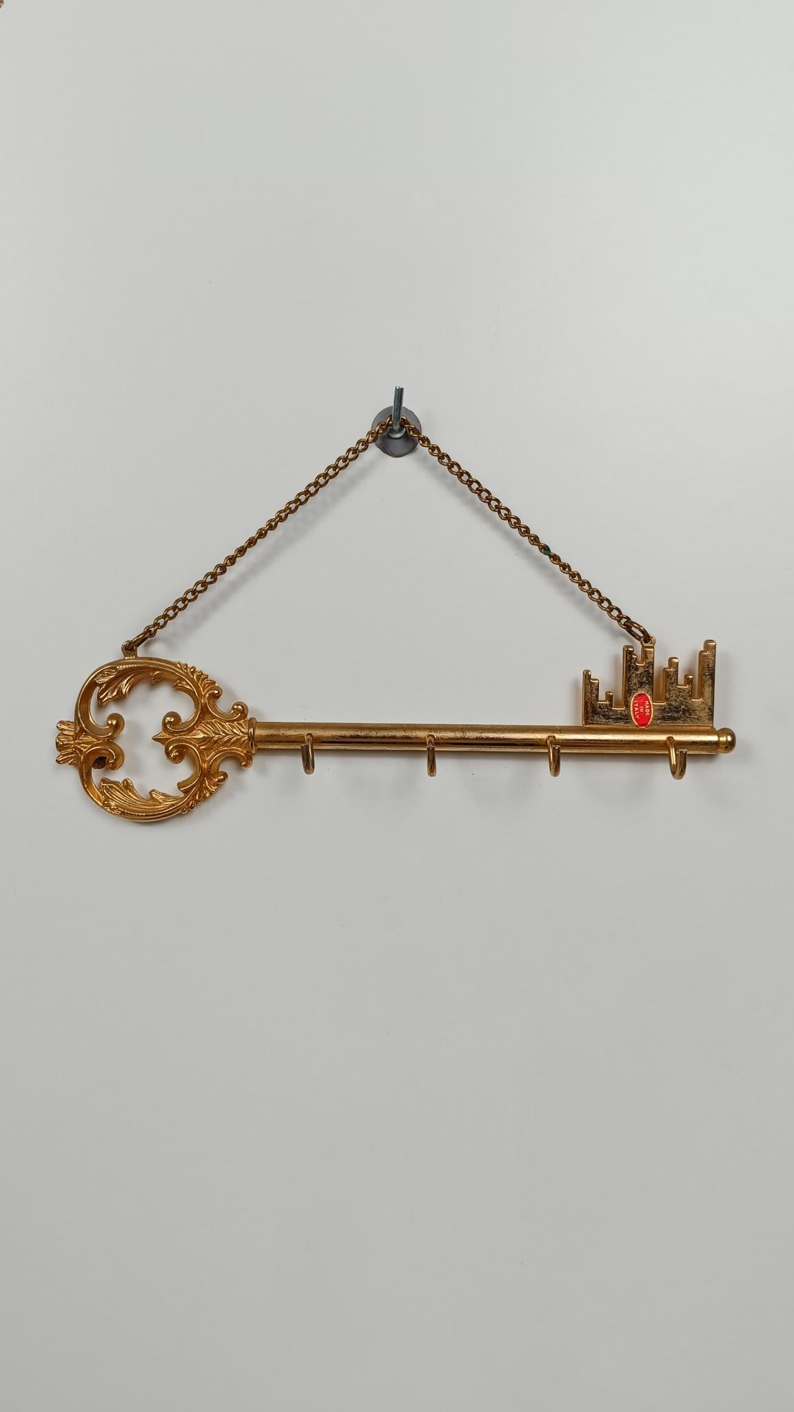 Italian Mid 20th Century Wall Keys Rack with Heavy Brass Ornate Key Shape, 50s For Sale 3