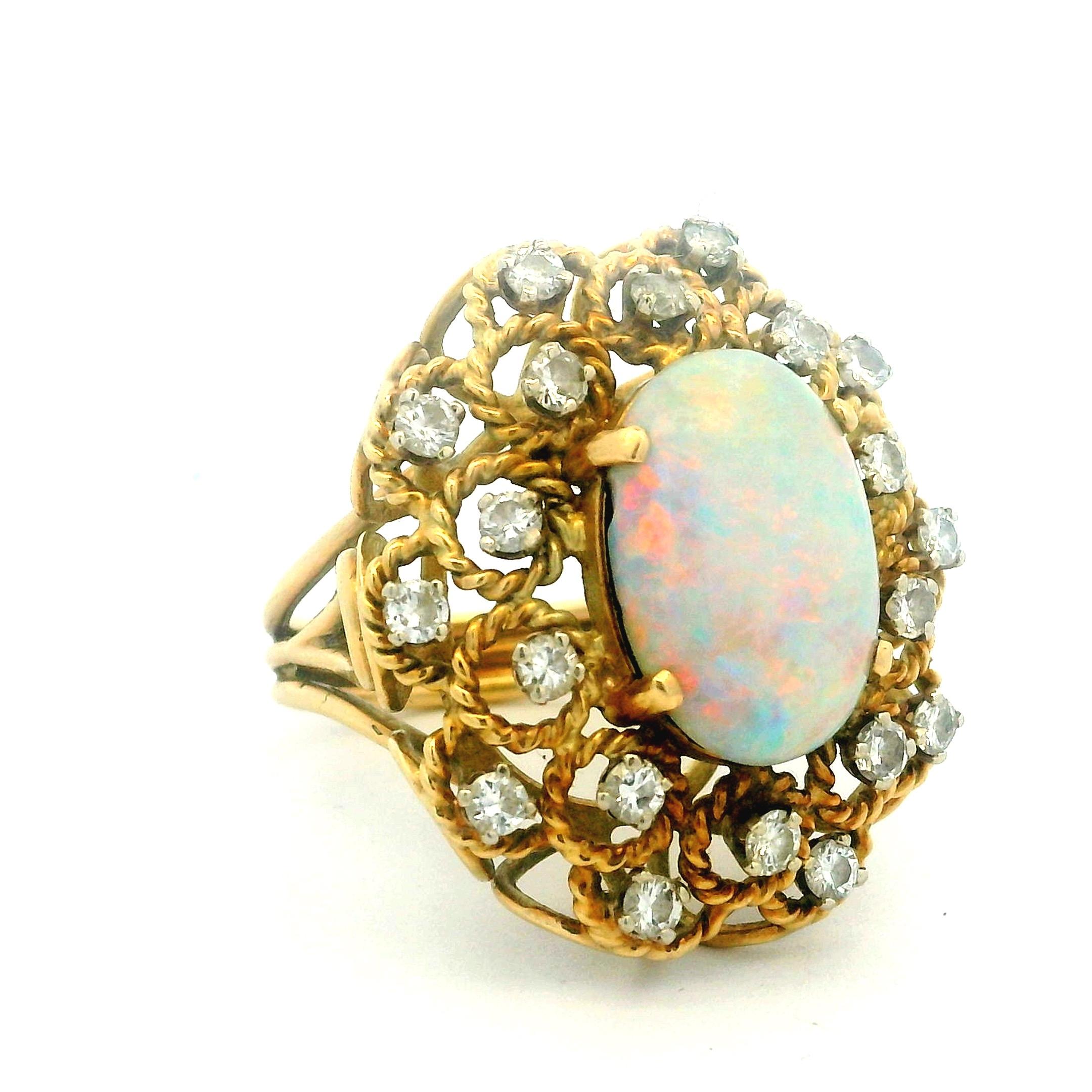 Anillo de cóctel italiano de mediados de siglo de oro de 14 quilates con ópalo australiano y diamantes, c. 1965 en venta 8