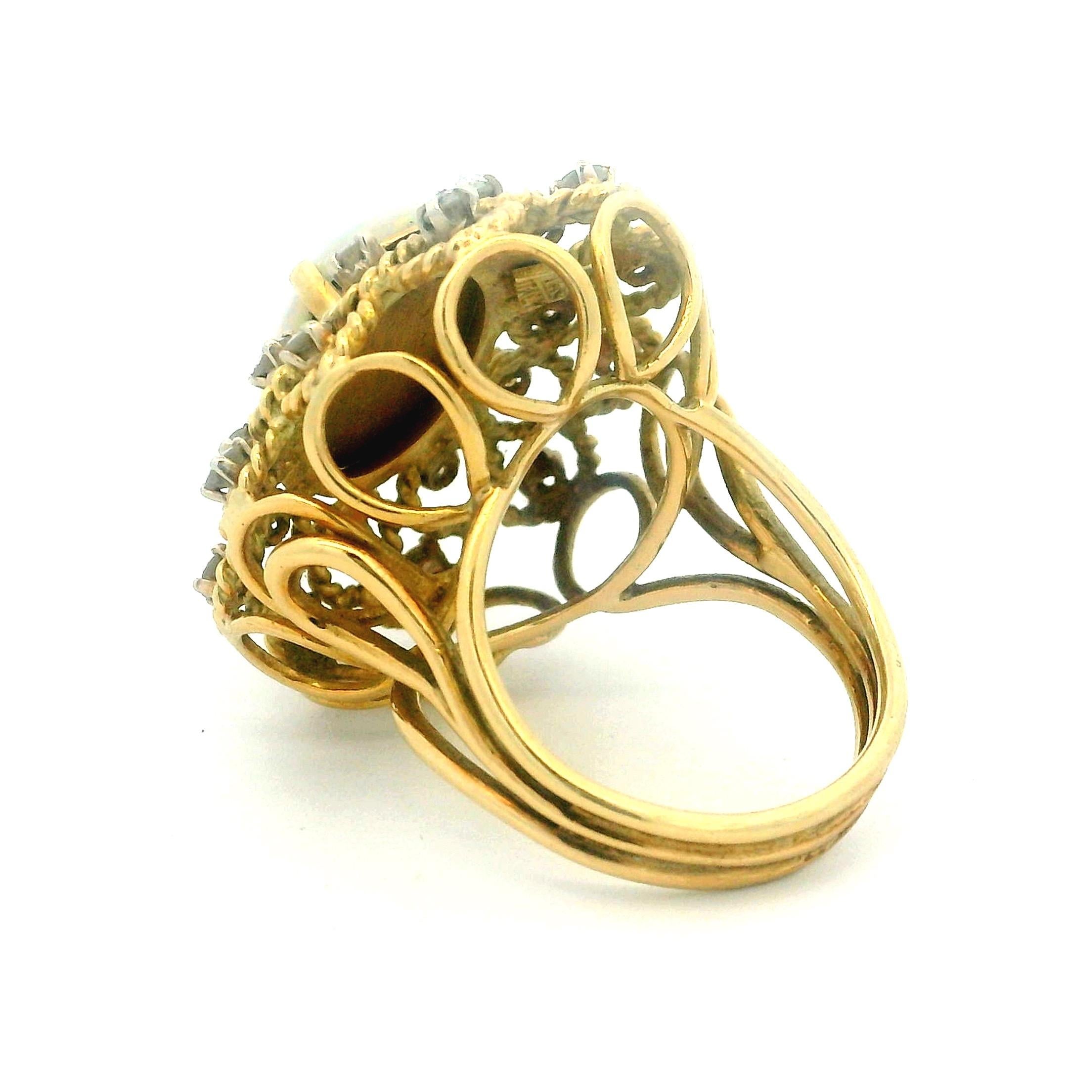 Anillo de cóctel italiano de mediados de siglo de oro de 14 quilates con ópalo australiano y diamantes, c. 1965 en venta 3