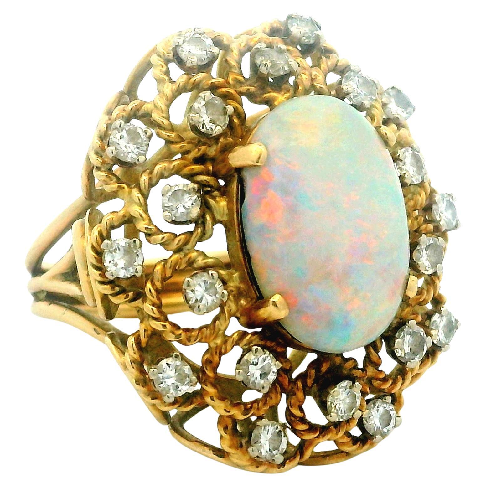 Anello da cocktail in oro australiano e diamanti in oro 14K della metà del secolo scorso, 1965 ca.