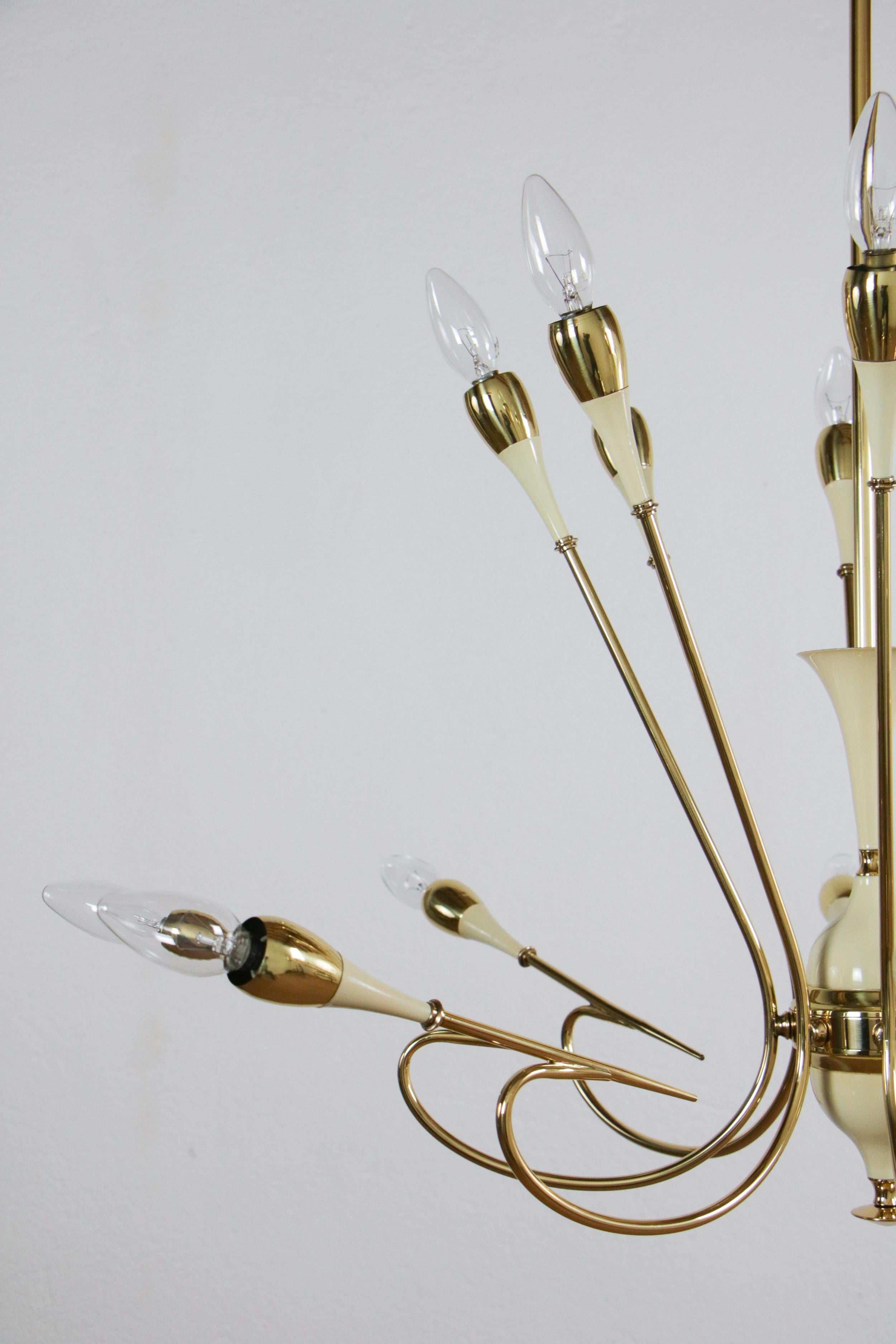 Italian Mid-Century 16 Lights Chandelier by Oscar Torlasco for Lumi Milano 1950s In Good Condition For Sale In Traversetolo, IT