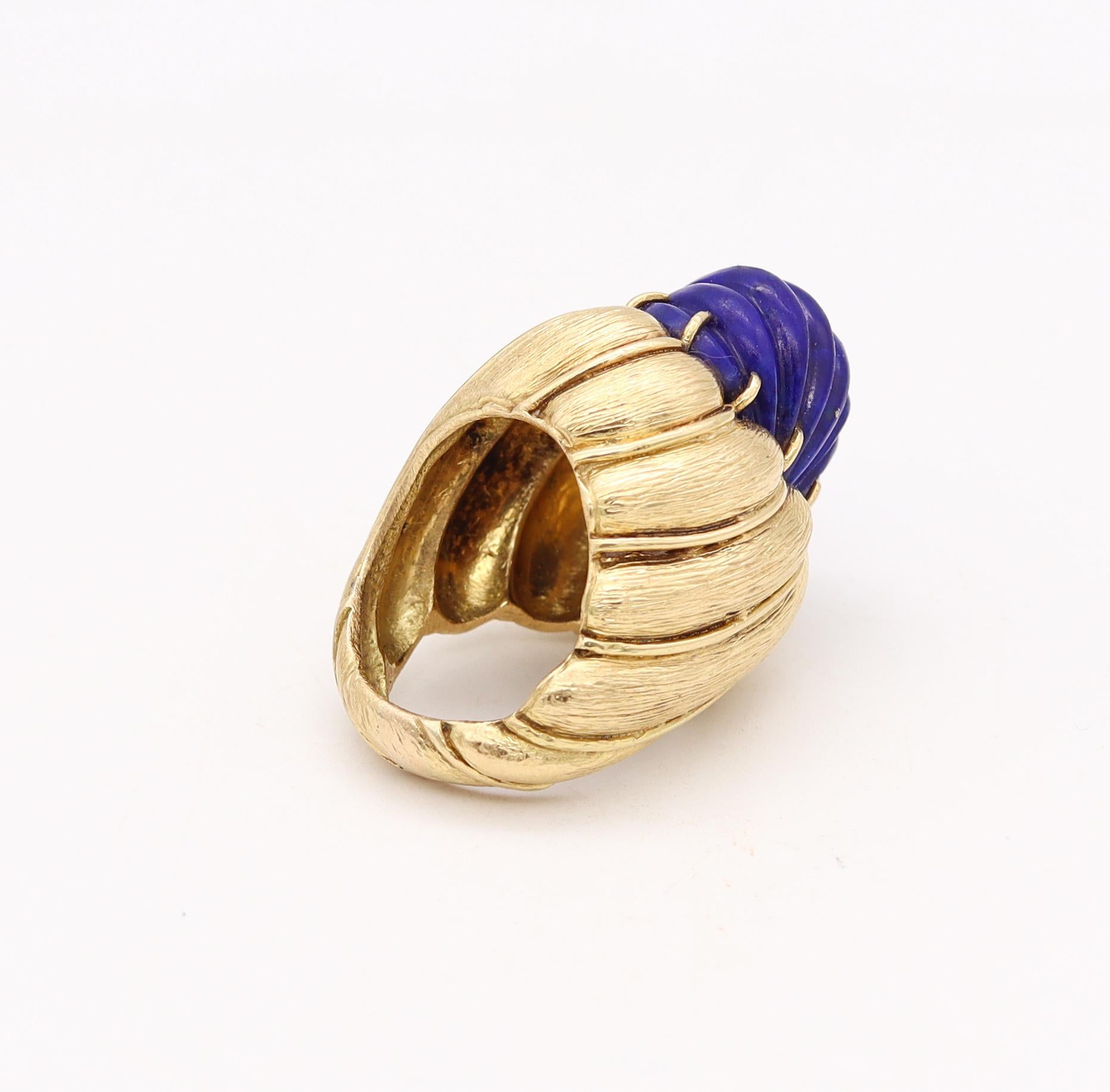 Mixed Cut Italian Mid Century 1960 Cocktail Ring In 18Kt Gold With 28.22 Cts Fluted Lapis For Sale