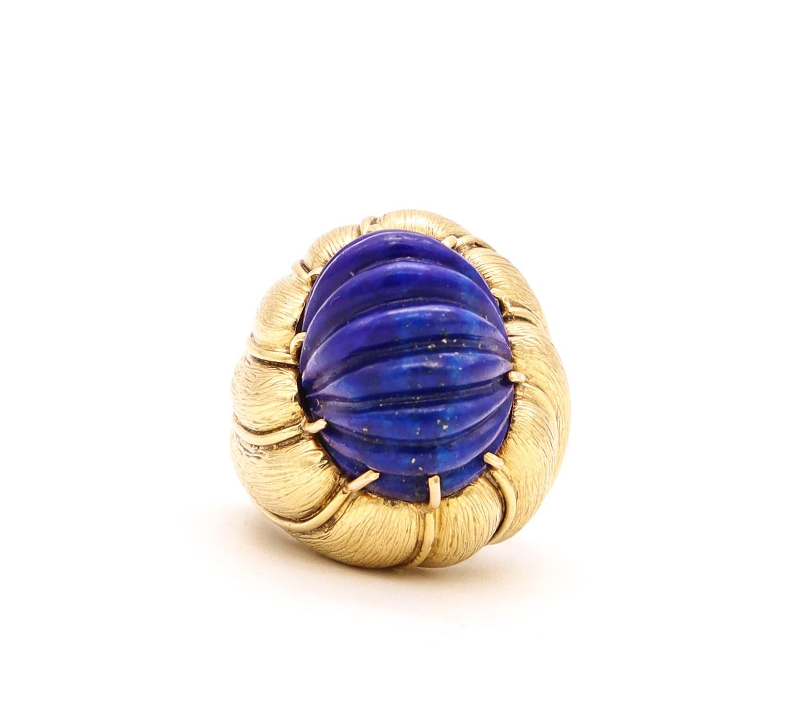 Women's Italian Mid Century 1960 Cocktail Ring In 18Kt Gold With 28.22 Cts Fluted Lapis For Sale