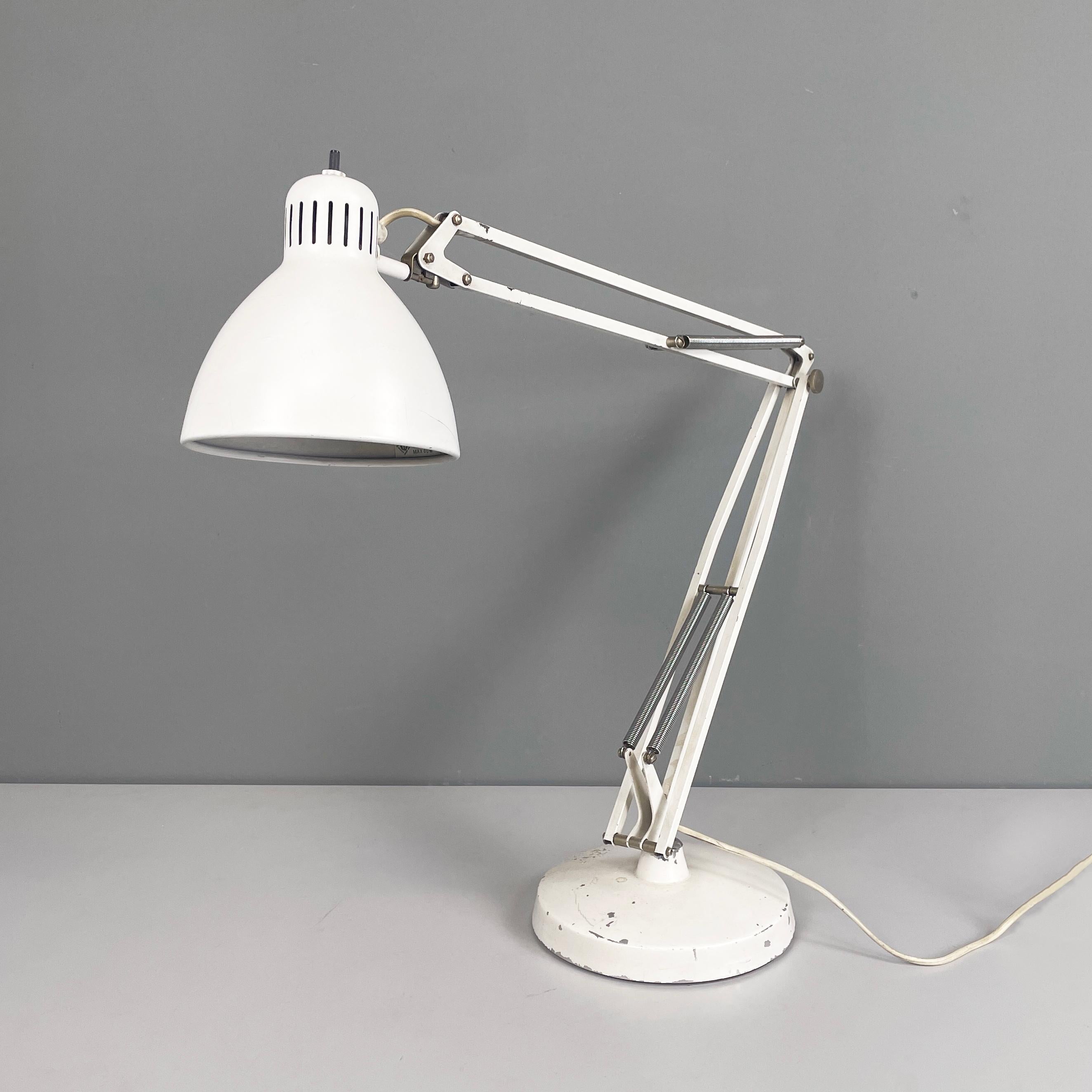 Italian mid-century Adjustable table lamp Naska Loris by Jac Jacobsen Luxo 1950s In Fair Condition For Sale In MIlano, IT