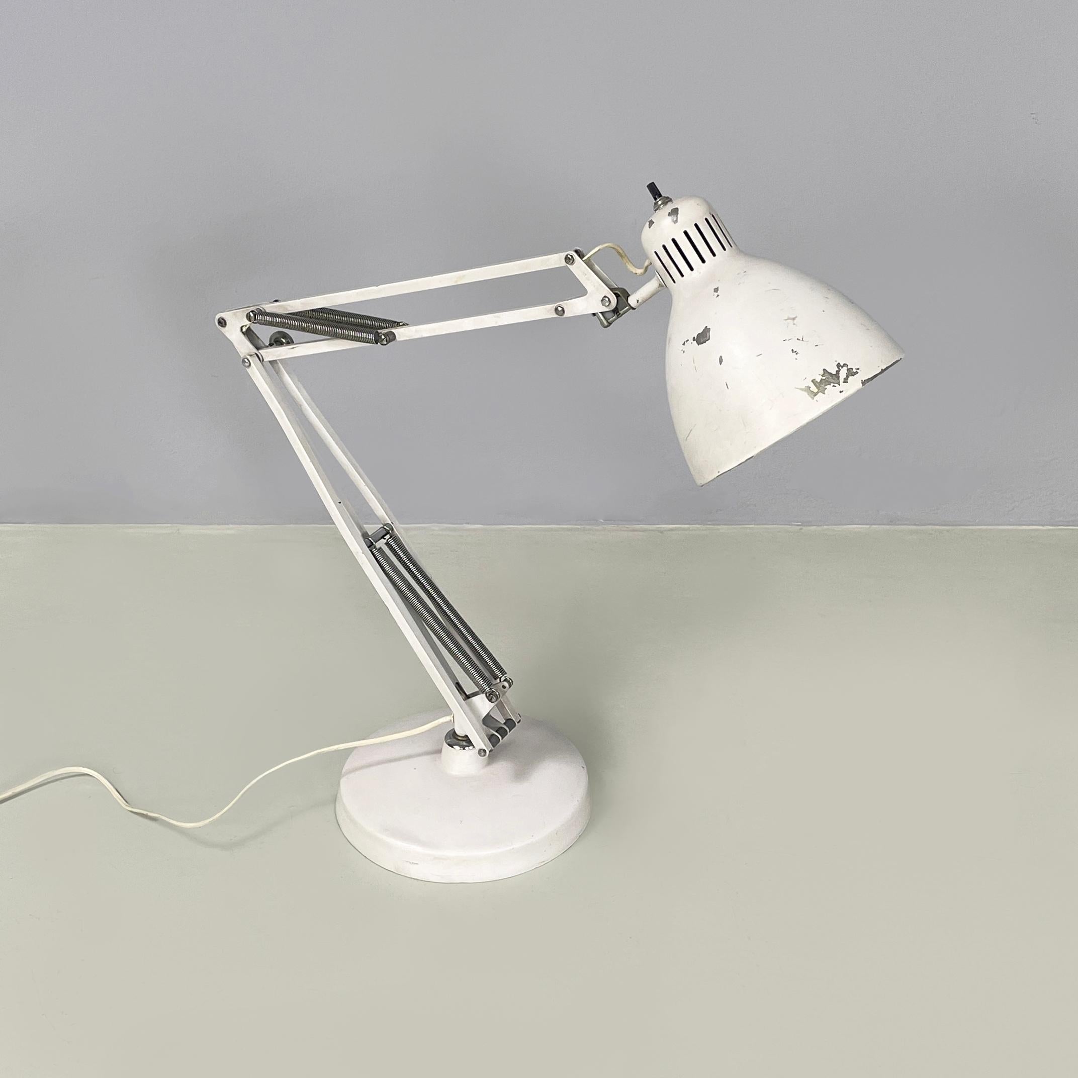 Italian mid-century Adjustable table lamp Naska Loris by Jac Jacobsen Luxo 1950s In Fair Condition For Sale In MIlano, IT
